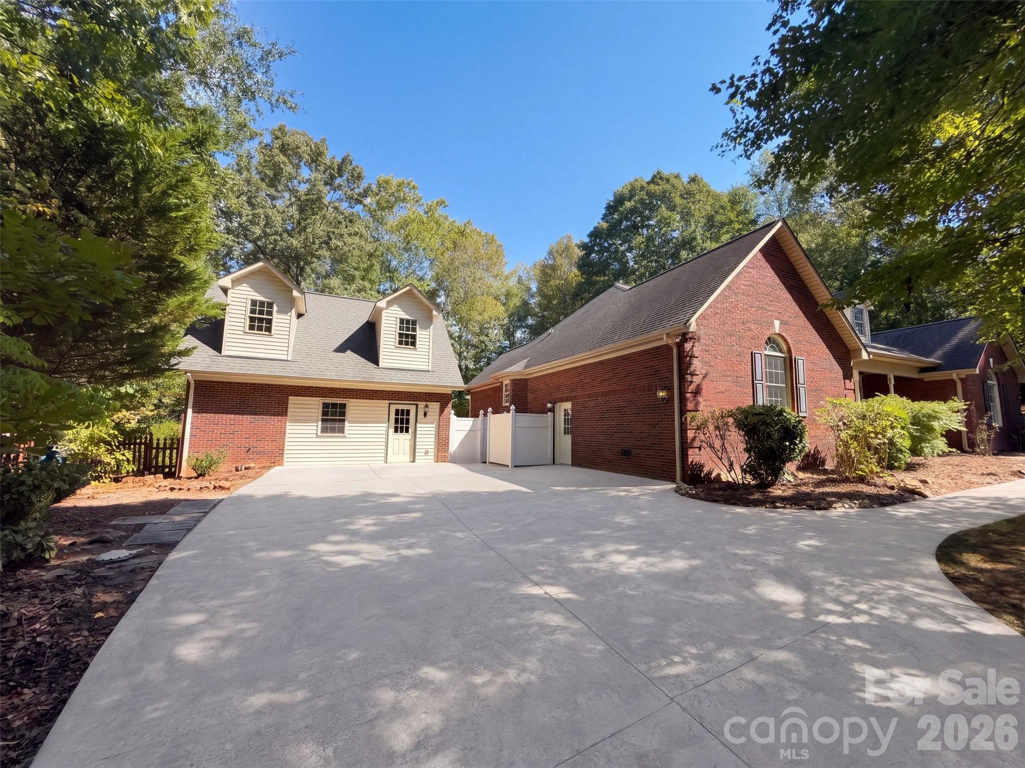 5406 Club View Drive Property Photo 22