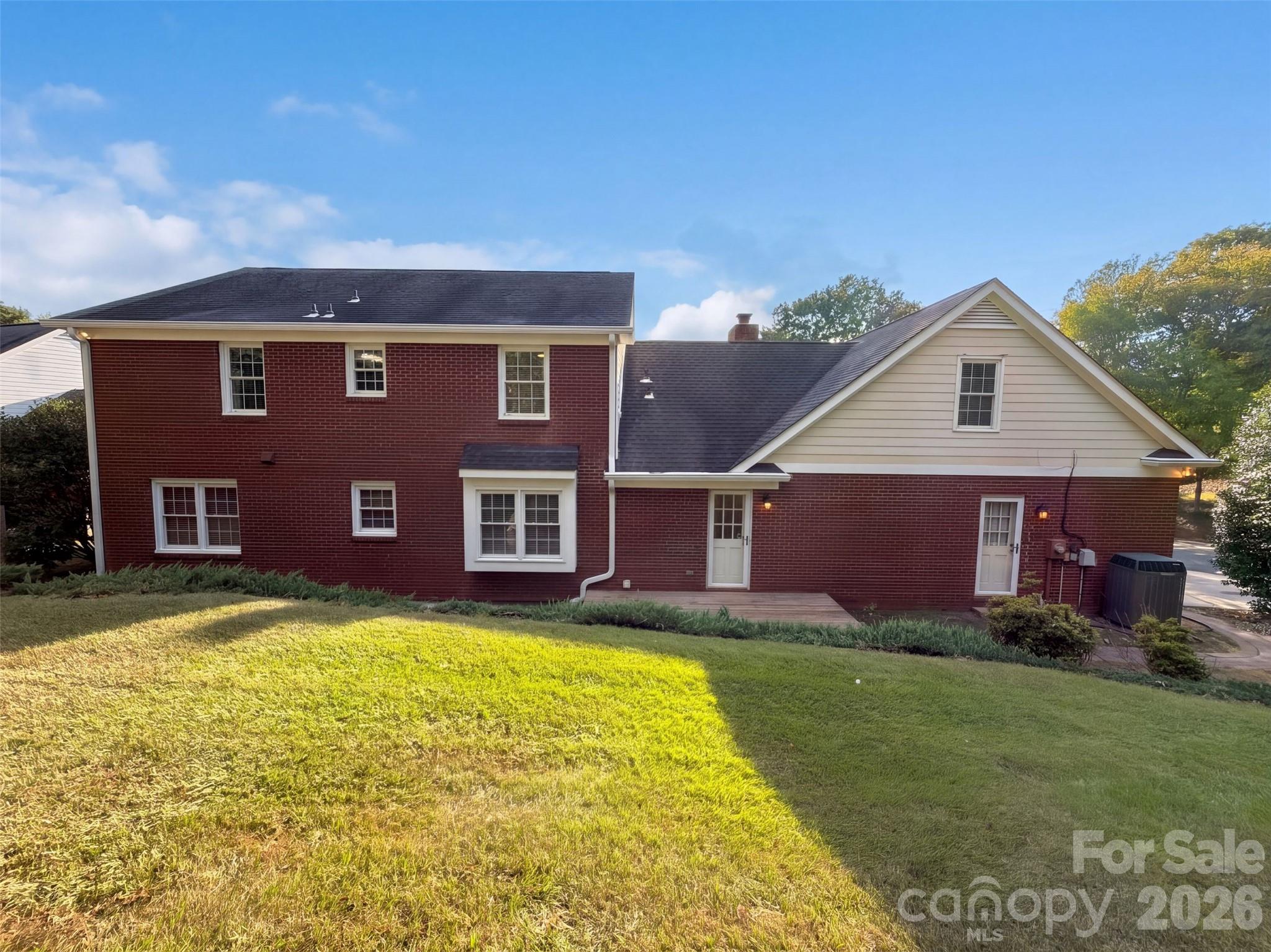 201 Wainsley Place Property Photo 5