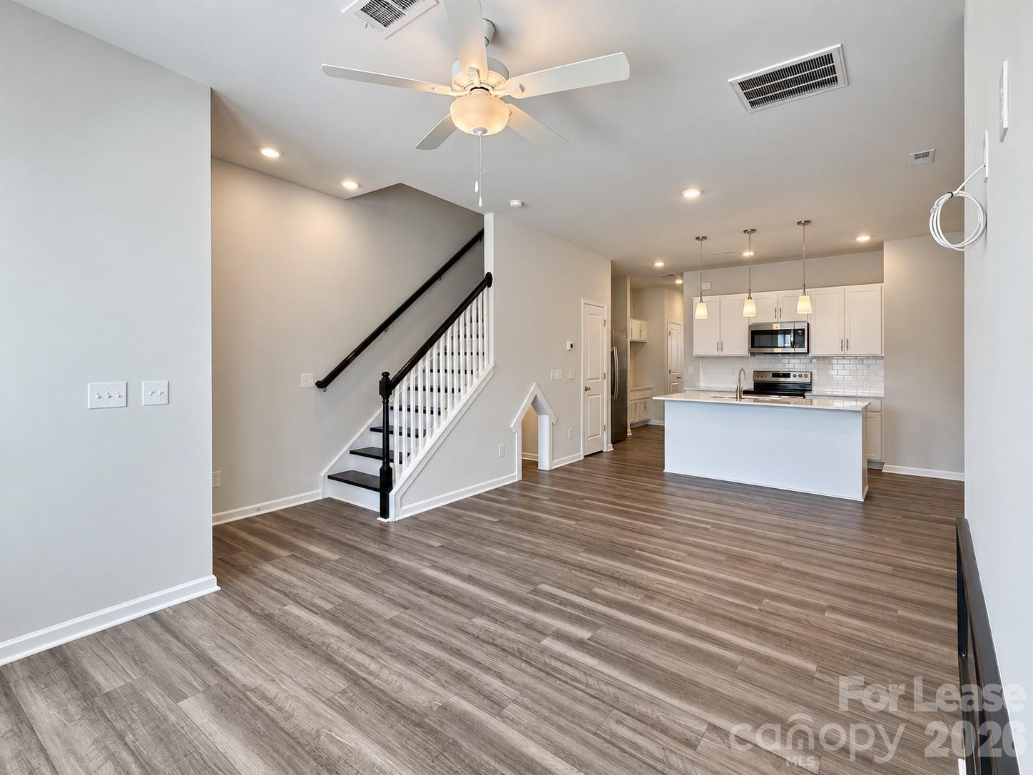 6528 Harlech Street Property Photo 7