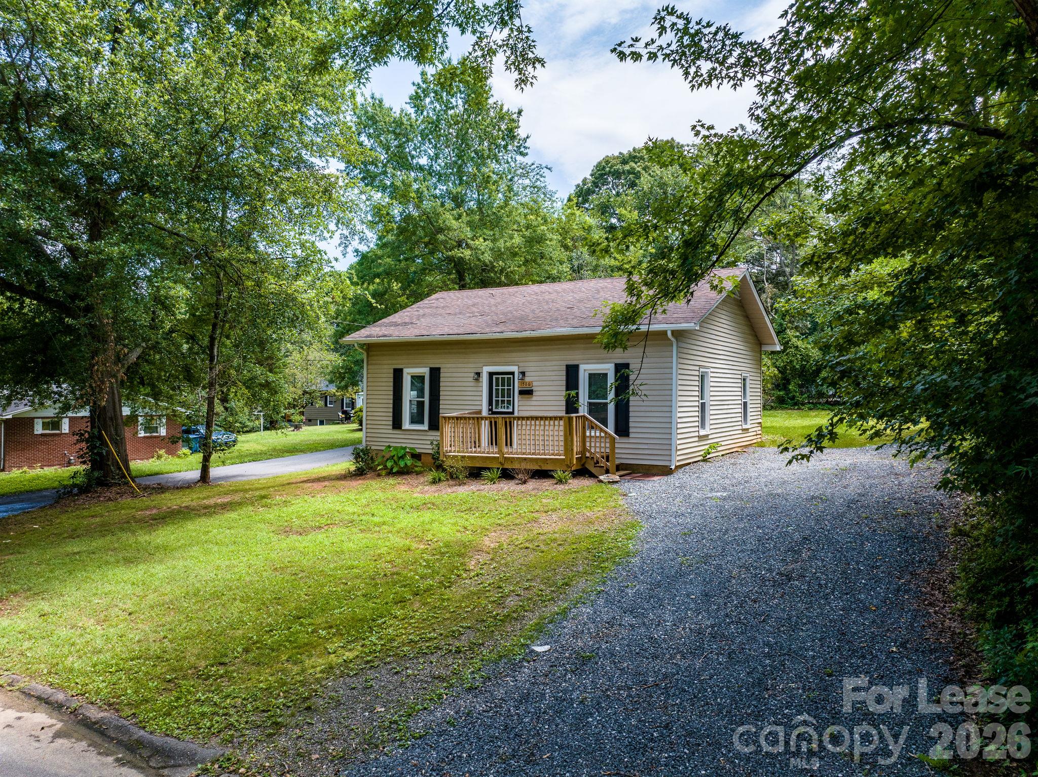 1586 3rd Street Drive Property Photo 2
