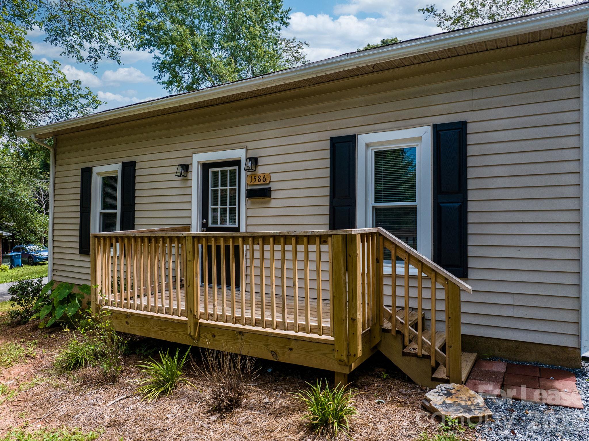 1586 3rd Street Drive Property Photo 4