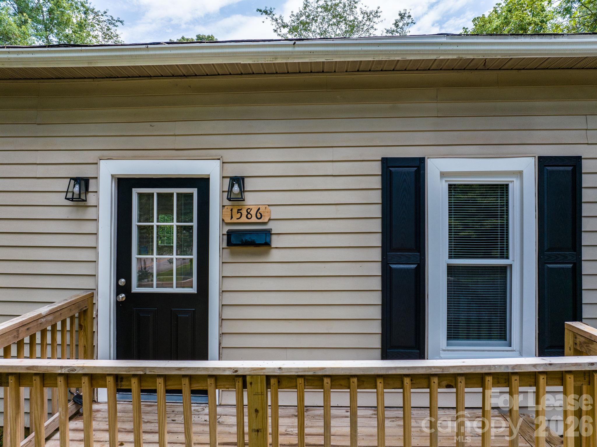 1586 3rd Street Drive Property Photo 8