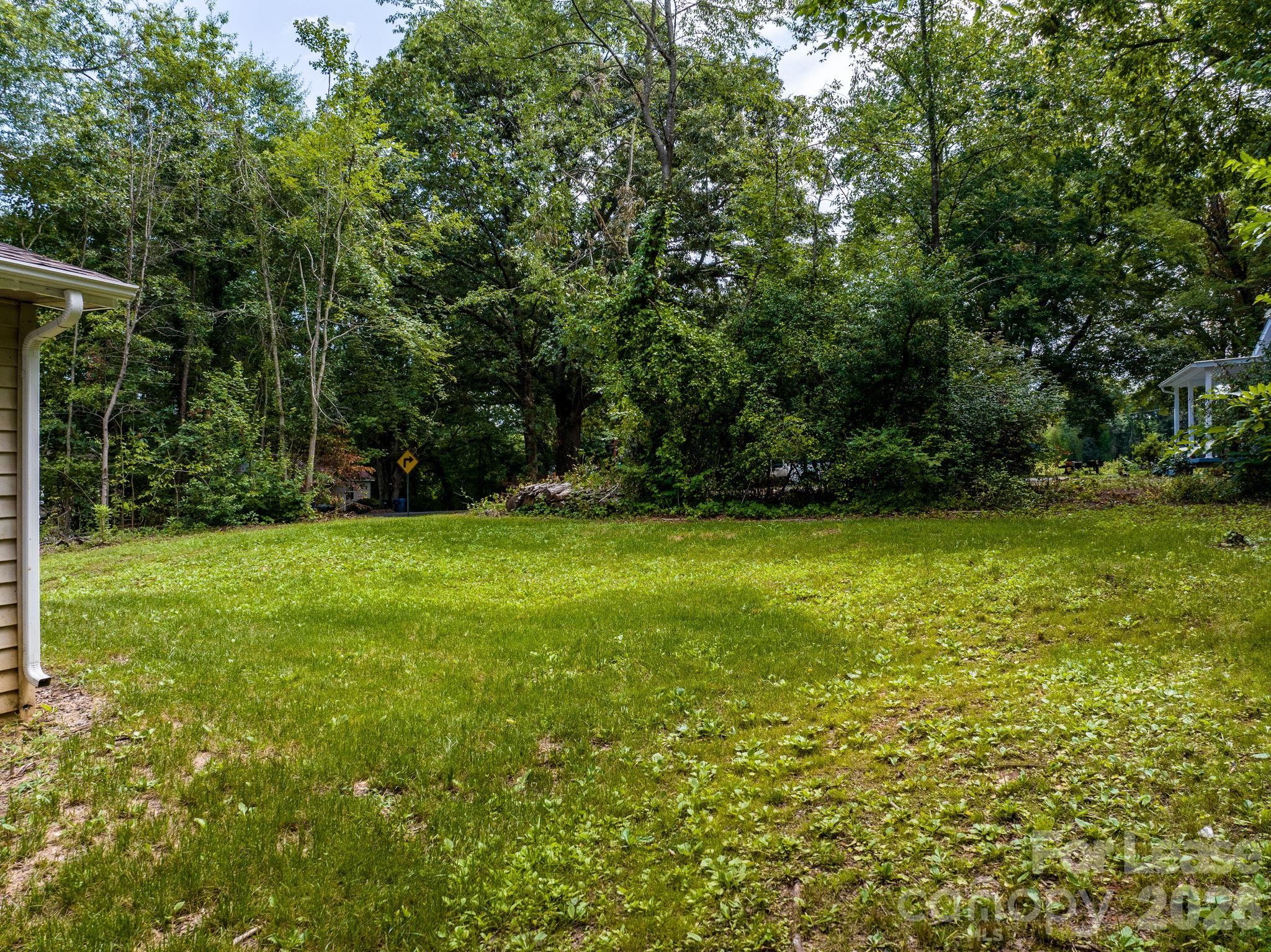 1586 3rd Street Drive Property Photo 9