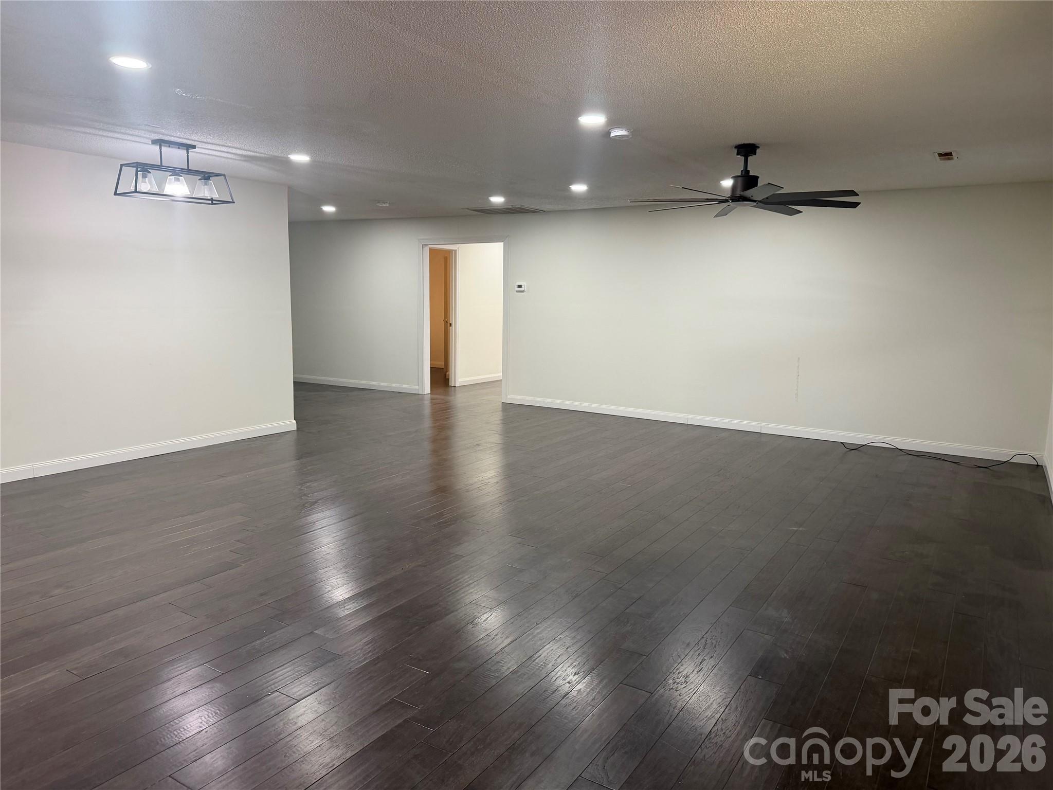 104 E Clairborne Street Property Photo 2