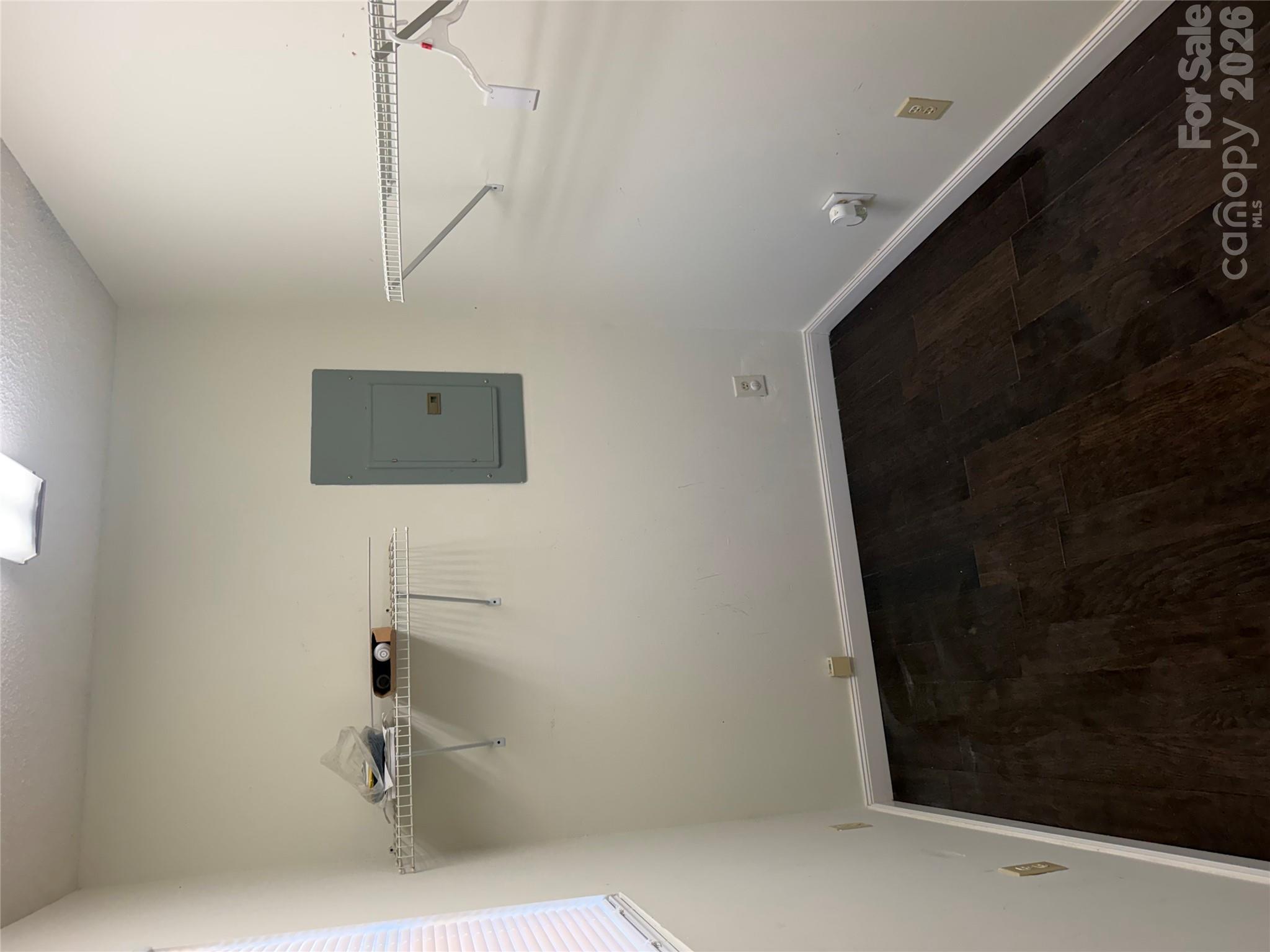 104 E Clairborne Street Property Photo 8