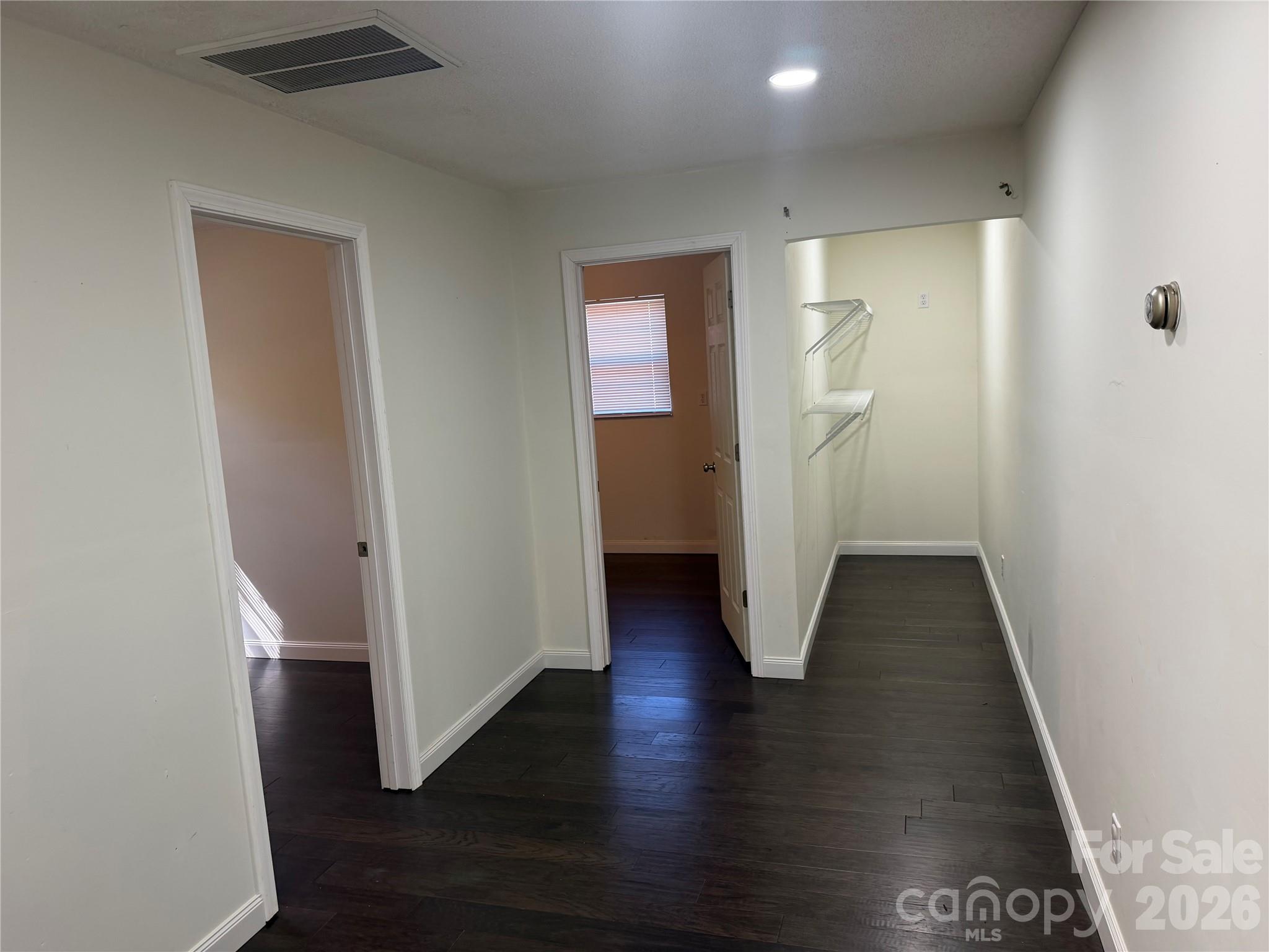 104 E Clairborne Street Property Photo 11