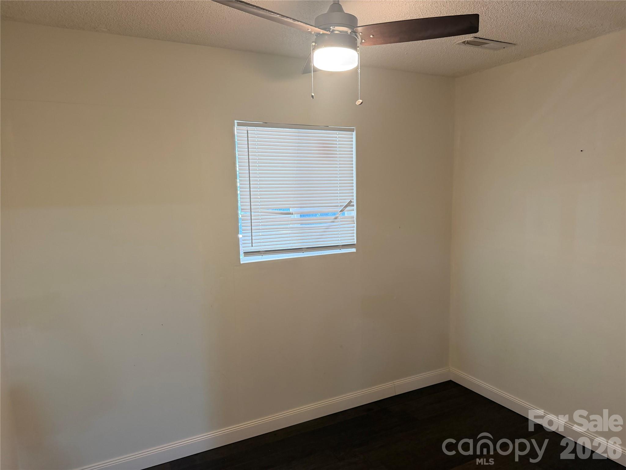 104 E Clairborne Street Property Photo 12