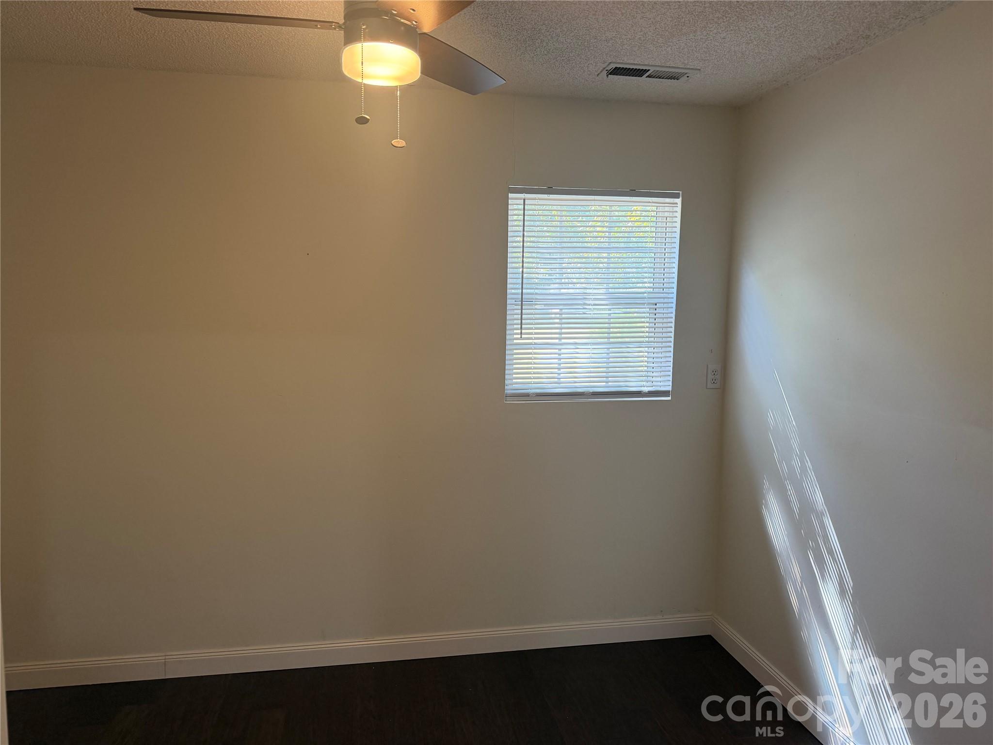 104 E Clairborne Street Property Photo 15