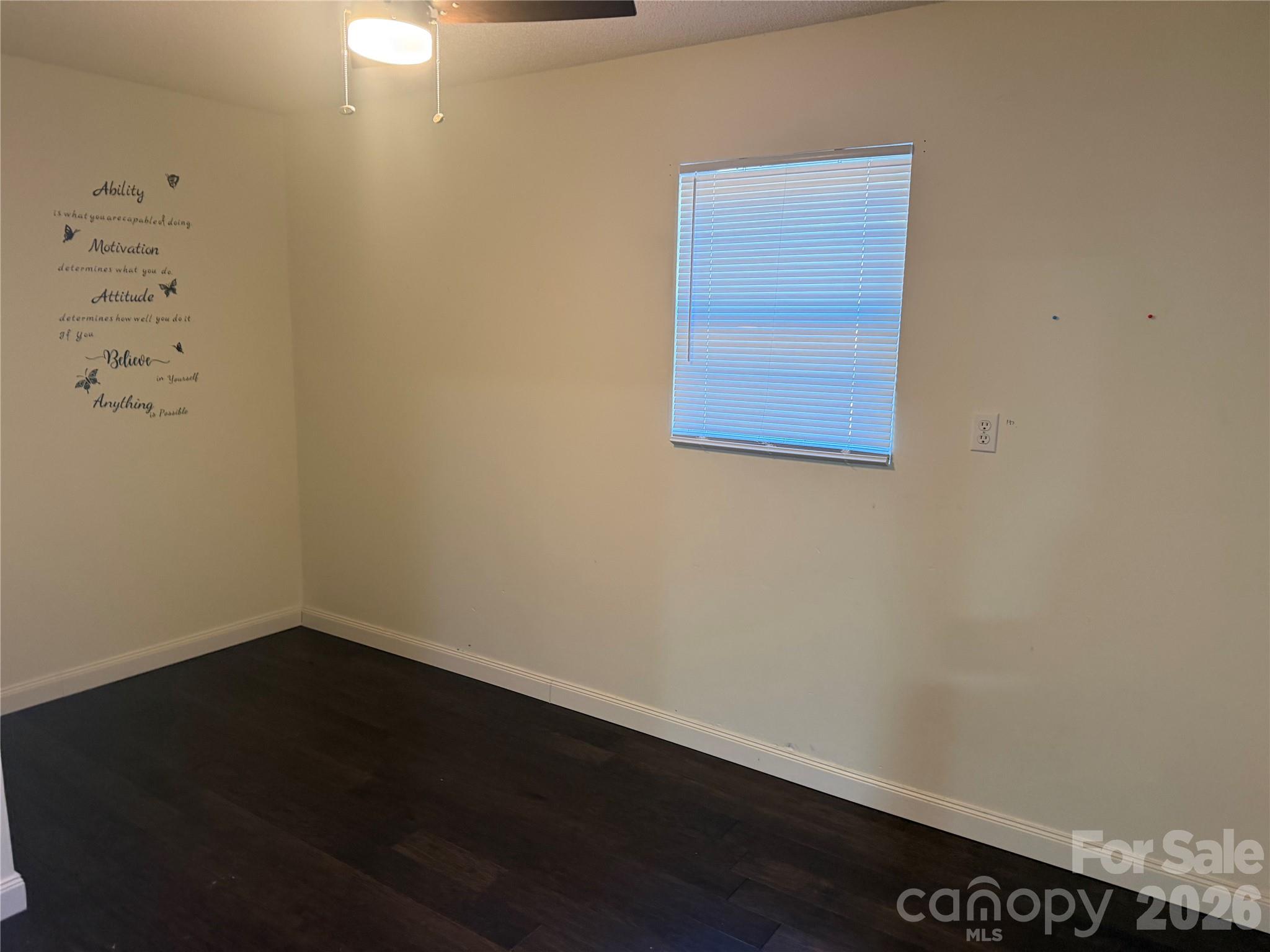104 E Clairborne Street Property Photo 16