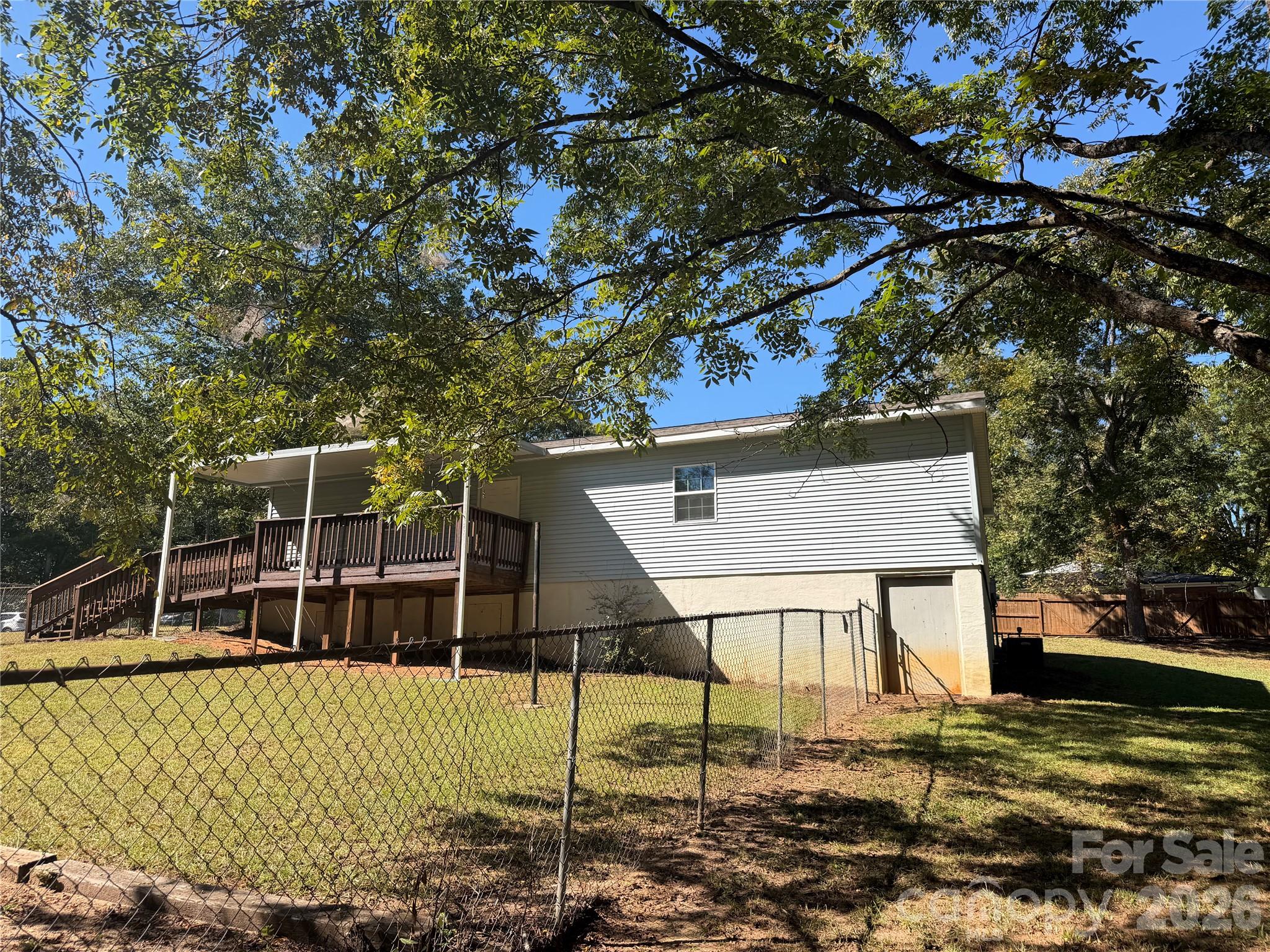 104 E Clairborne Street Property Photo 22