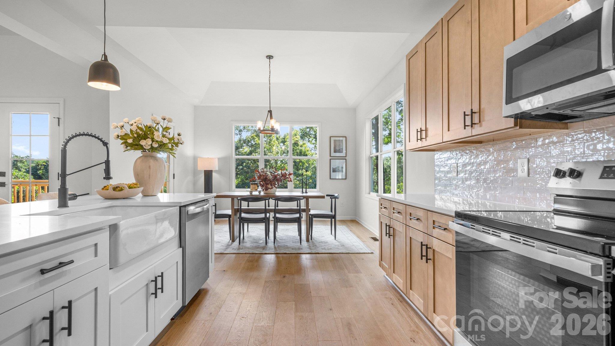 3800 Erskine Woods Drive Property Photo 4