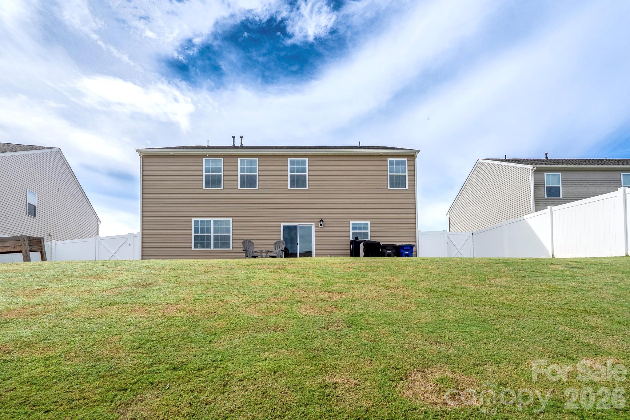 121 Giant Oak Avenue Property Photo 5