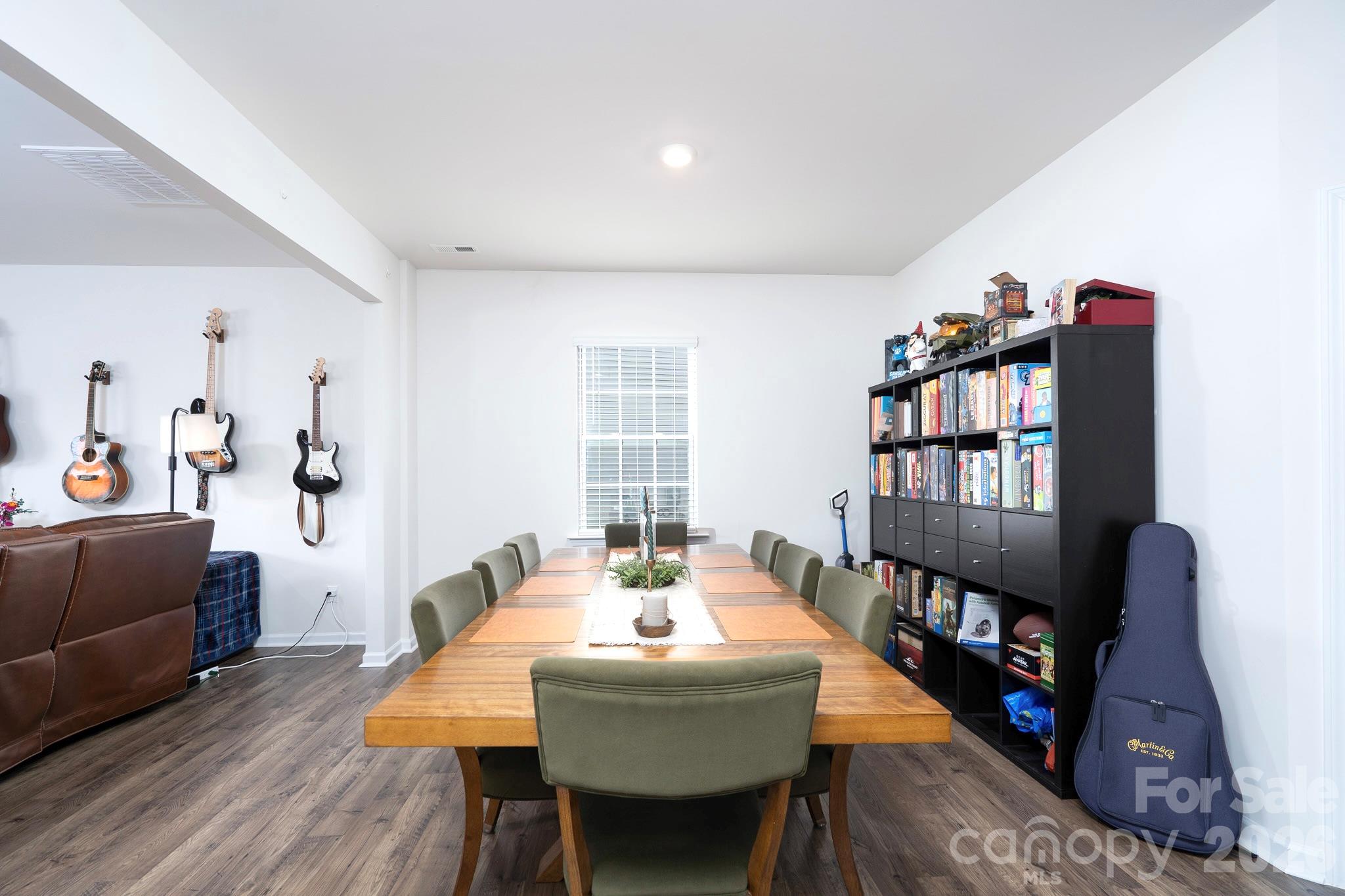 121 Giant Oak Avenue Property Photo 9