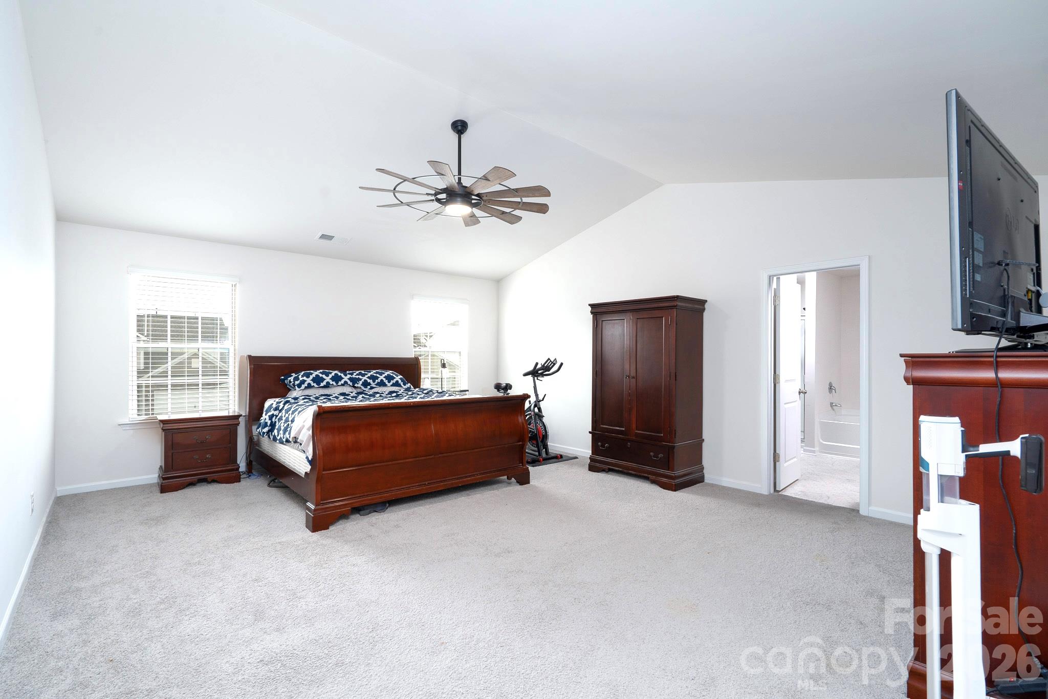 121 Giant Oak Avenue Property Photo 18