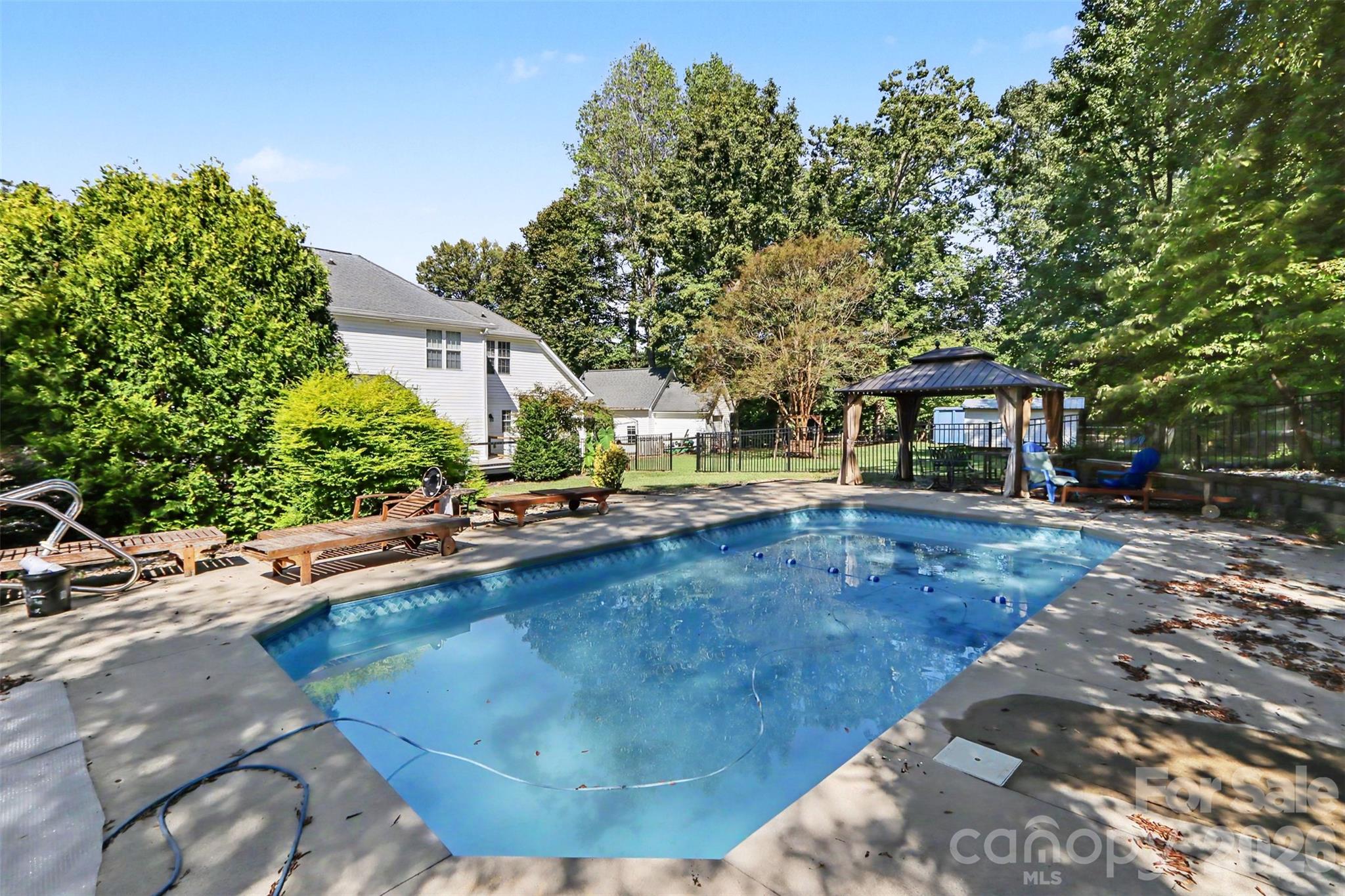 1233 Waterford Road Property Photo 2