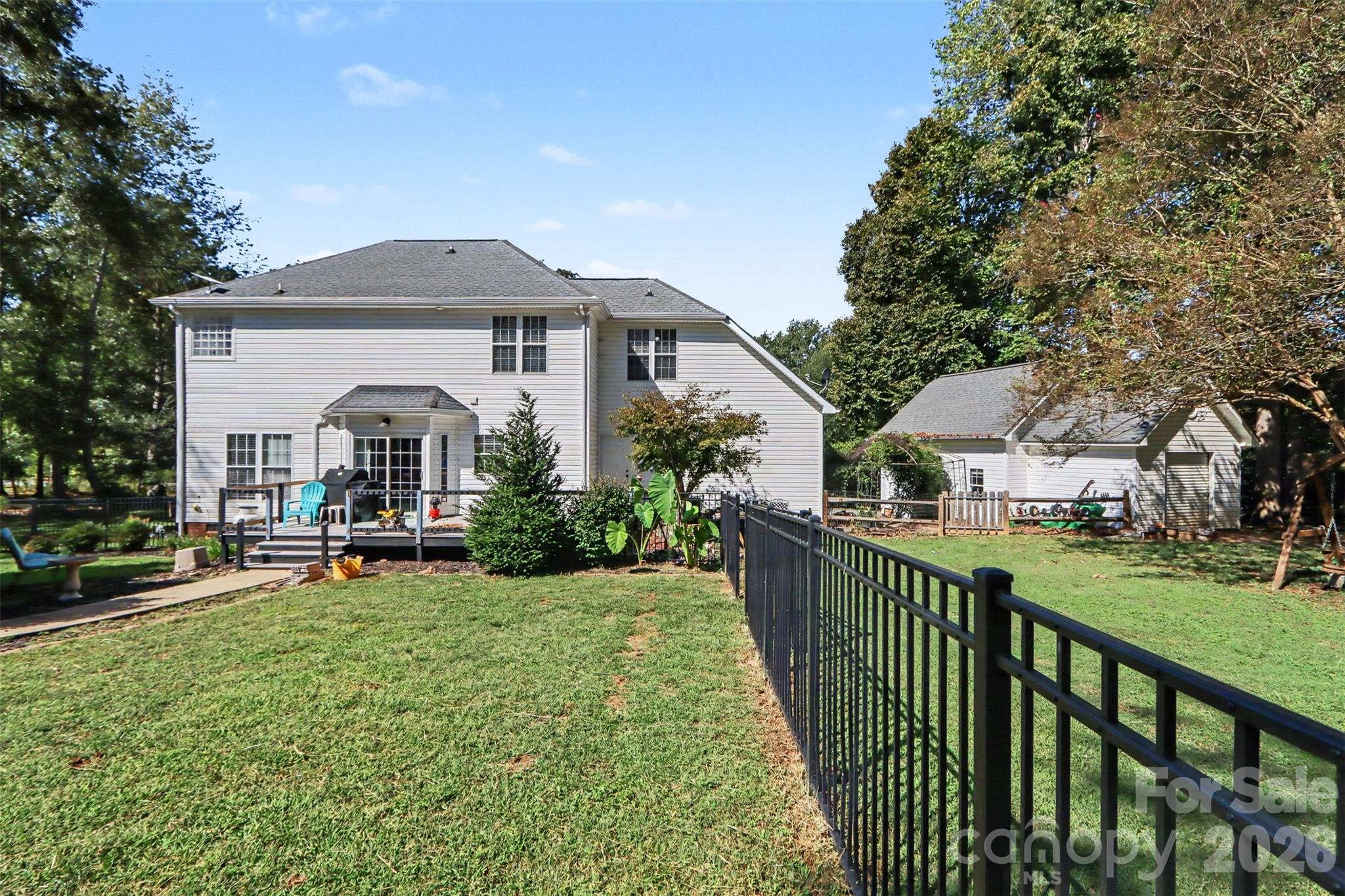 1233 Waterford Road Property Photo 8