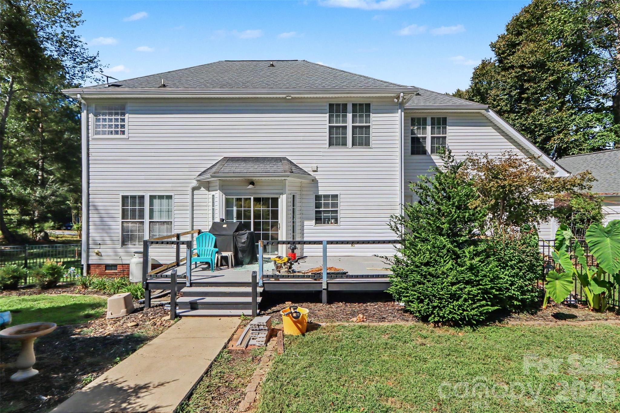1233 Waterford Road Property Photo 9
