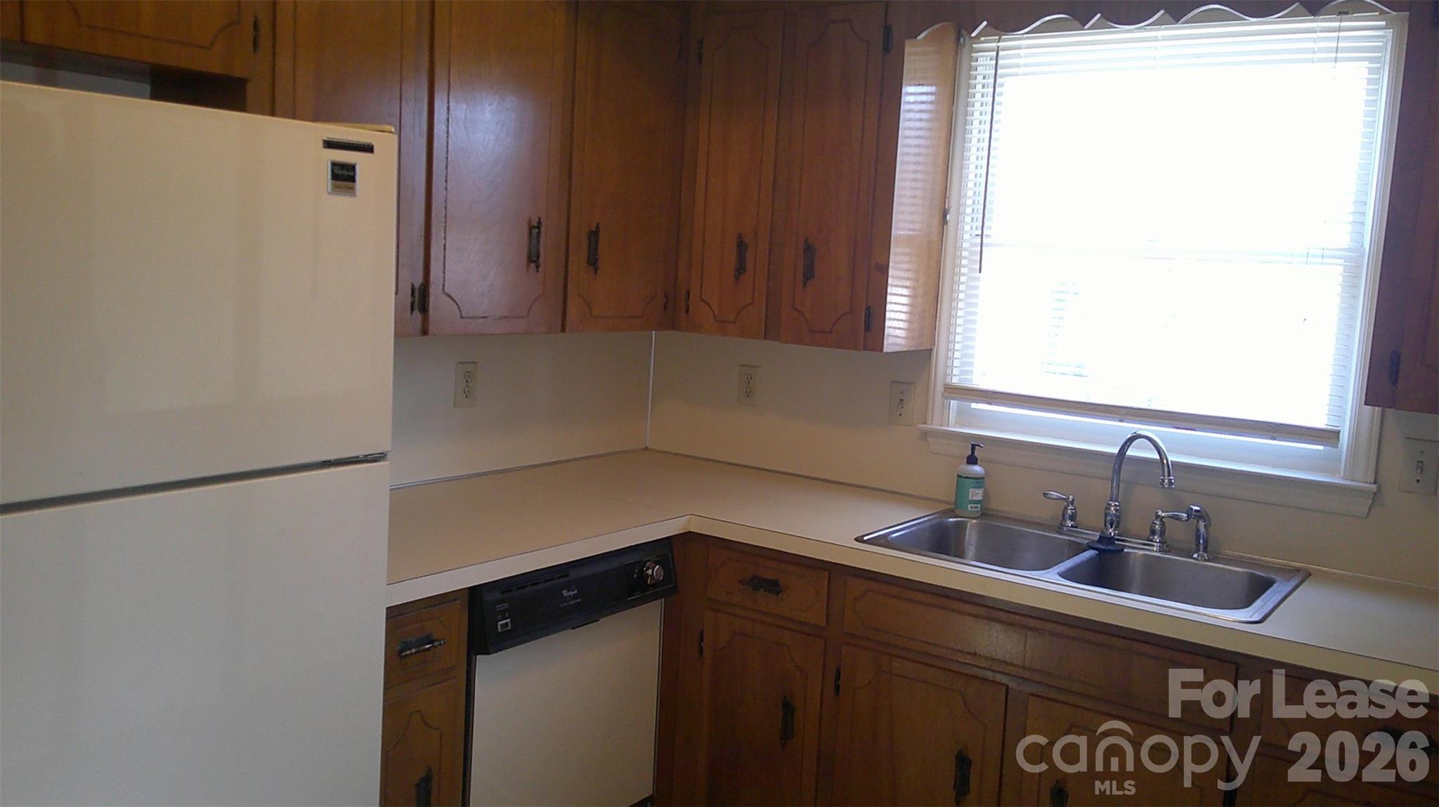114 5th Avenue B Property Photo 4