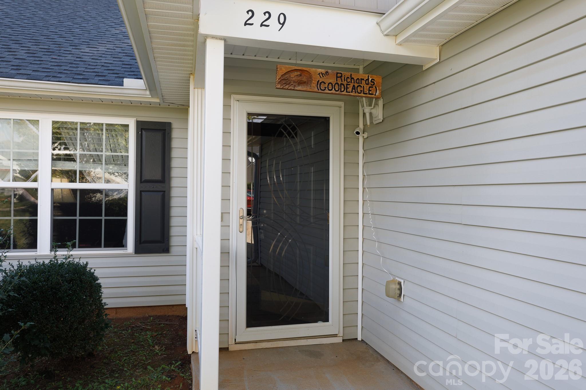 229 Chicago Lane Property Photo 3