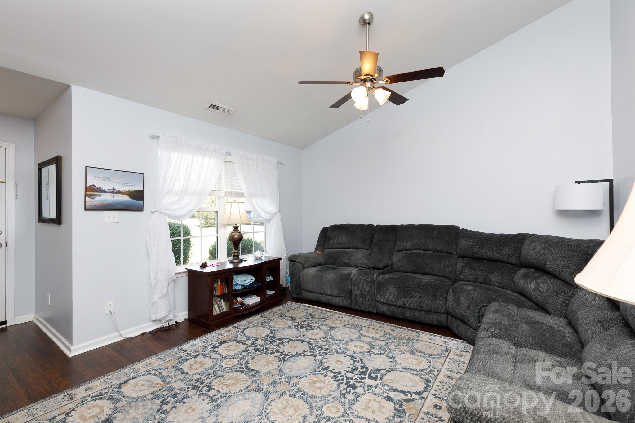 229 Chicago Lane Property Photo 4