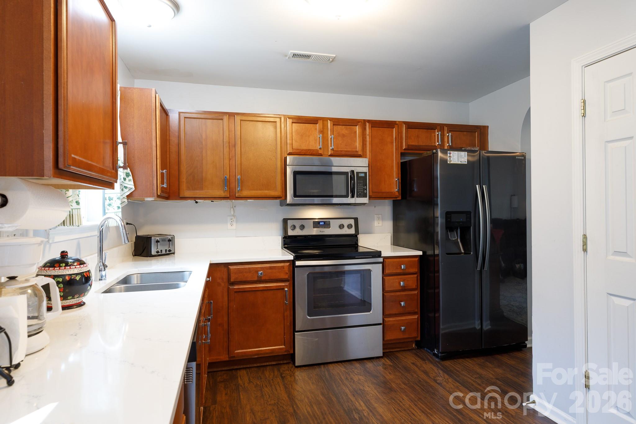 229 Chicago Lane Property Photo 7