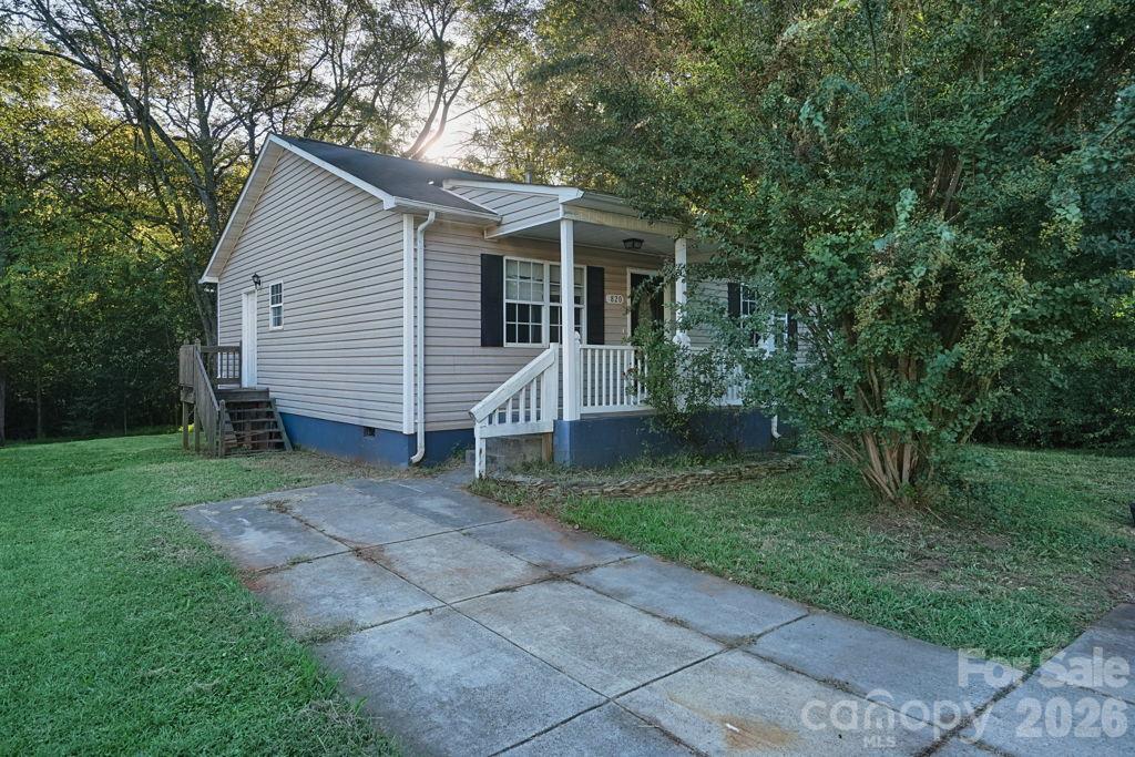 820 Blackwelder Drive Property Photo 2