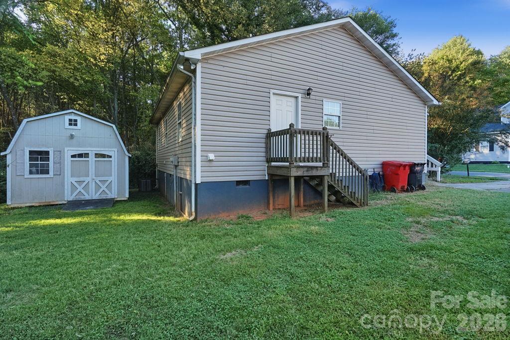 820 Blackwelder Drive Property Photo 3