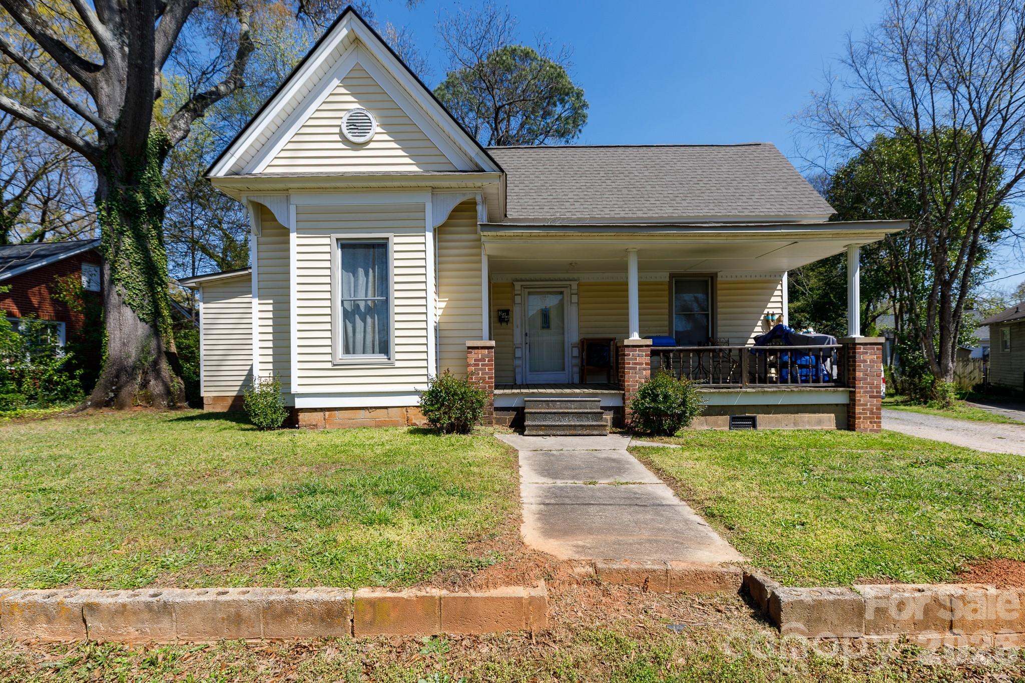 344 Ebenezer Avenue Property Photo 1