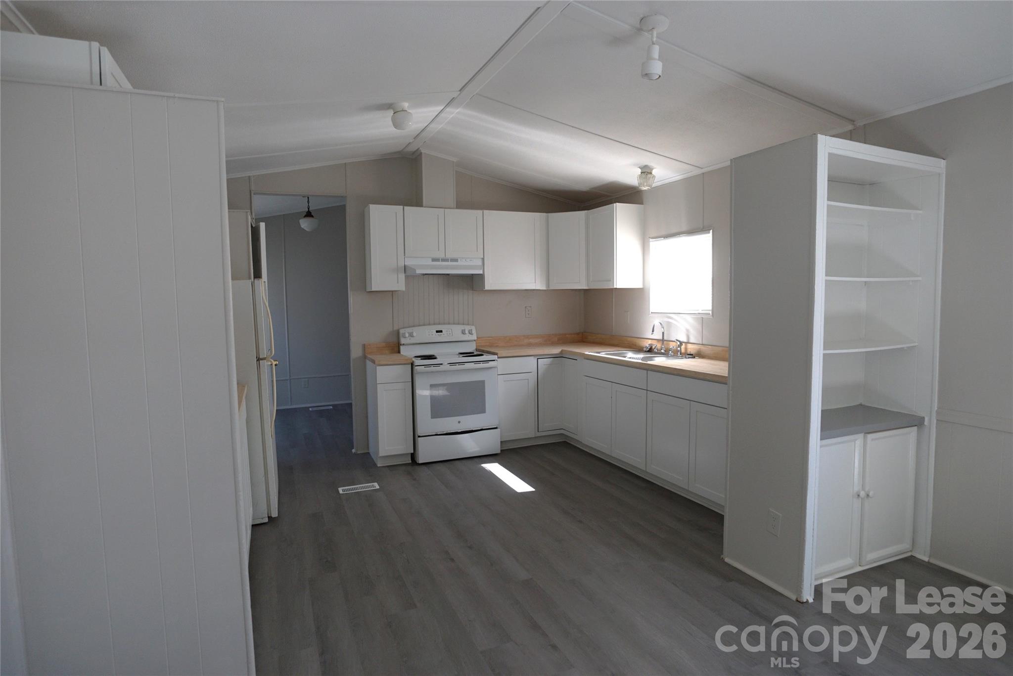 2689 Robinson Road Property Photo 4