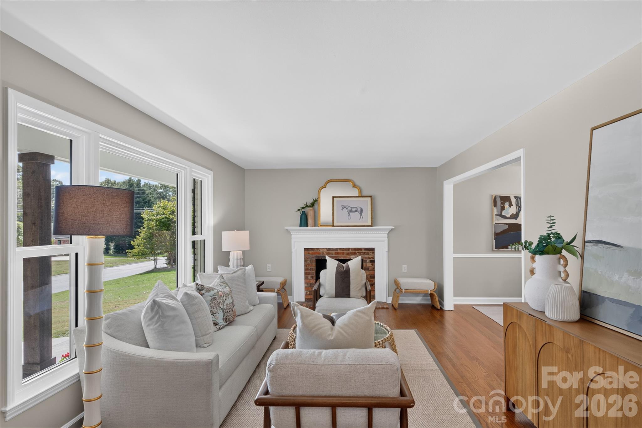 3918 Rhodes Avenue Property Photo 9