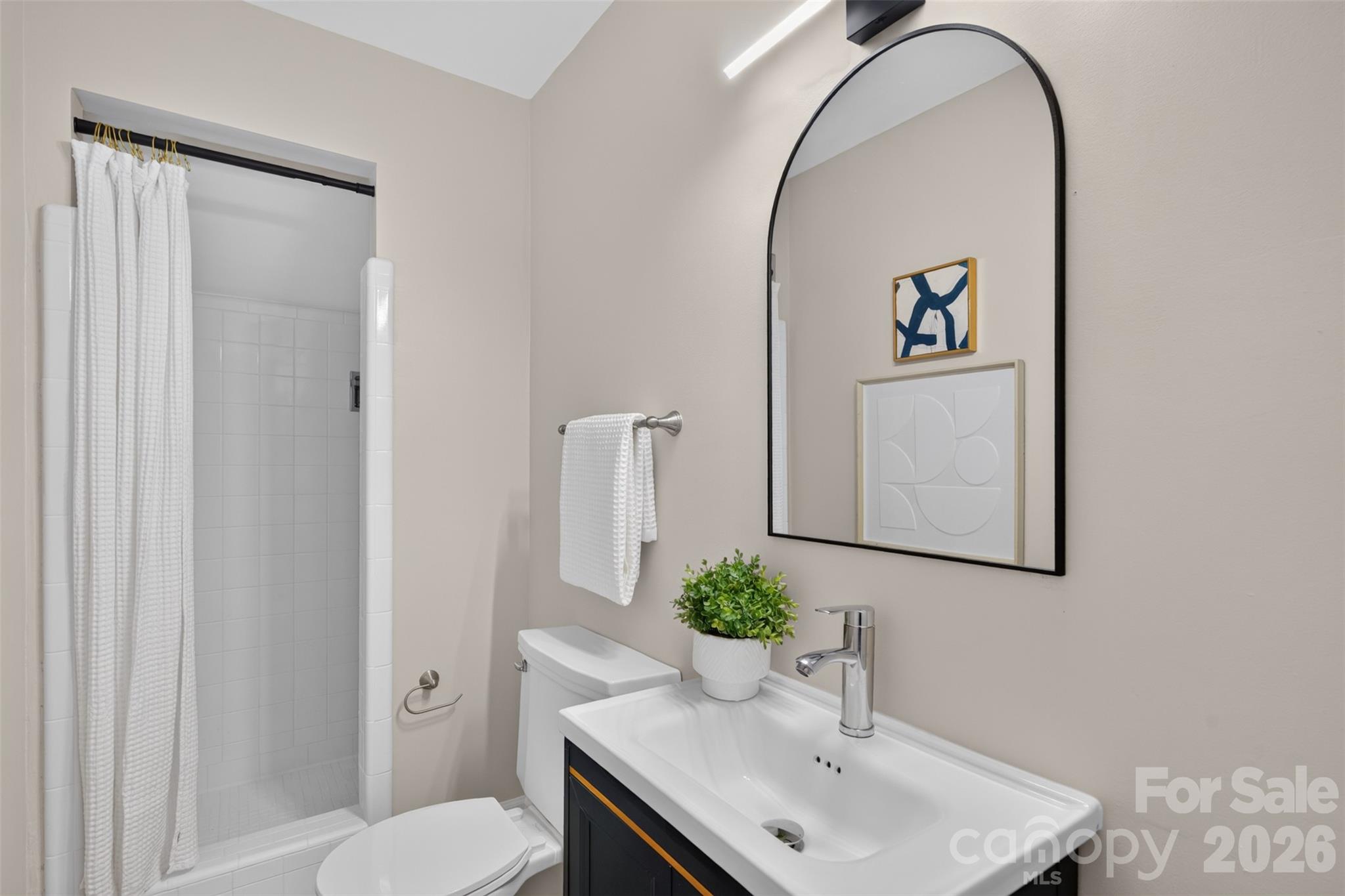 3918 Rhodes Avenue Property Photo 26