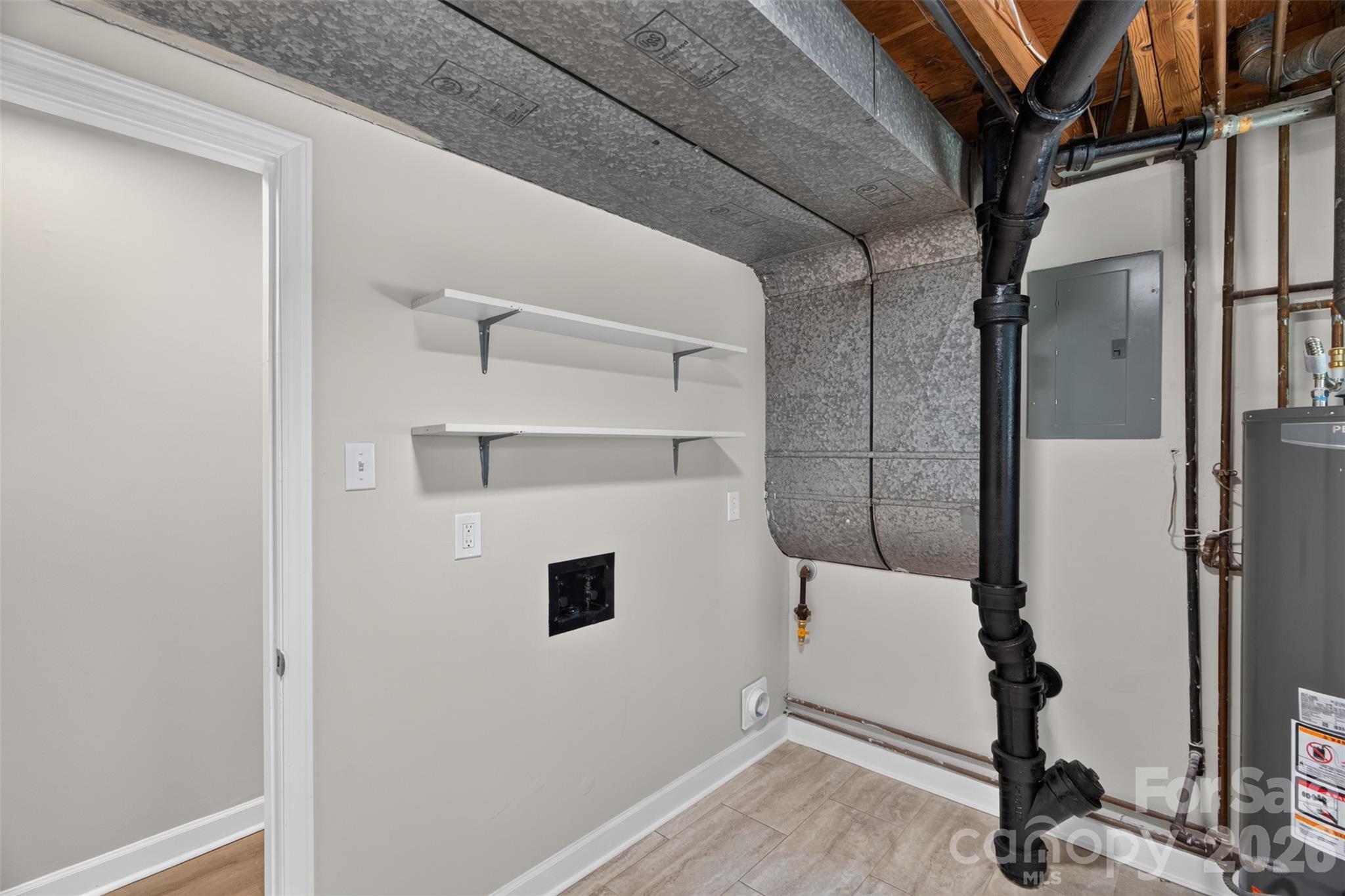 3918 Rhodes Avenue Property Photo 27