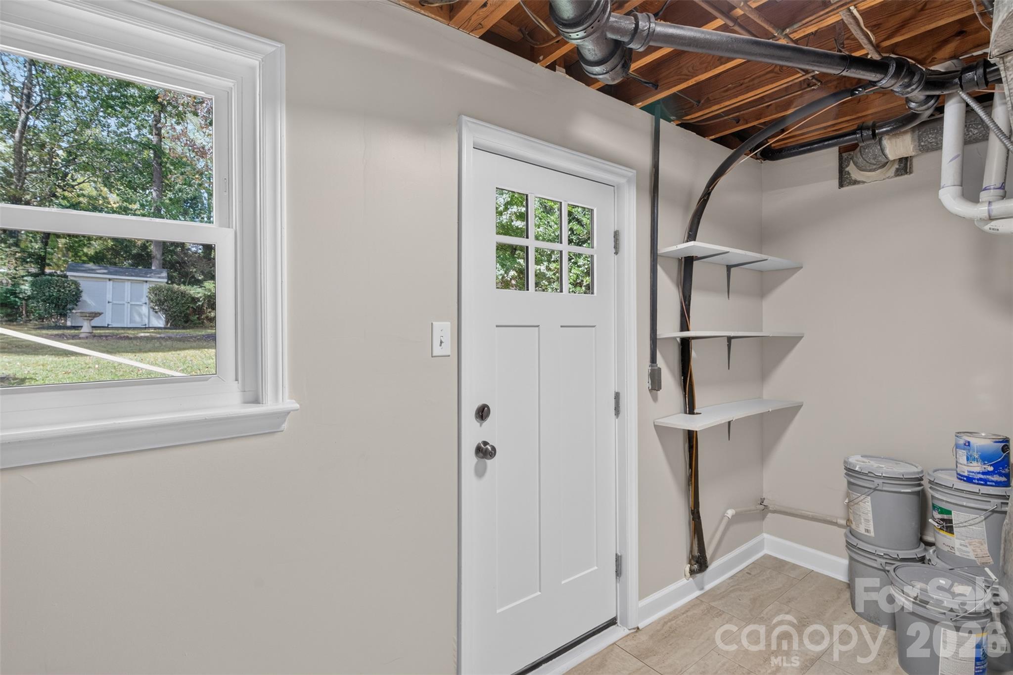 3918 Rhodes Avenue Property Photo 28