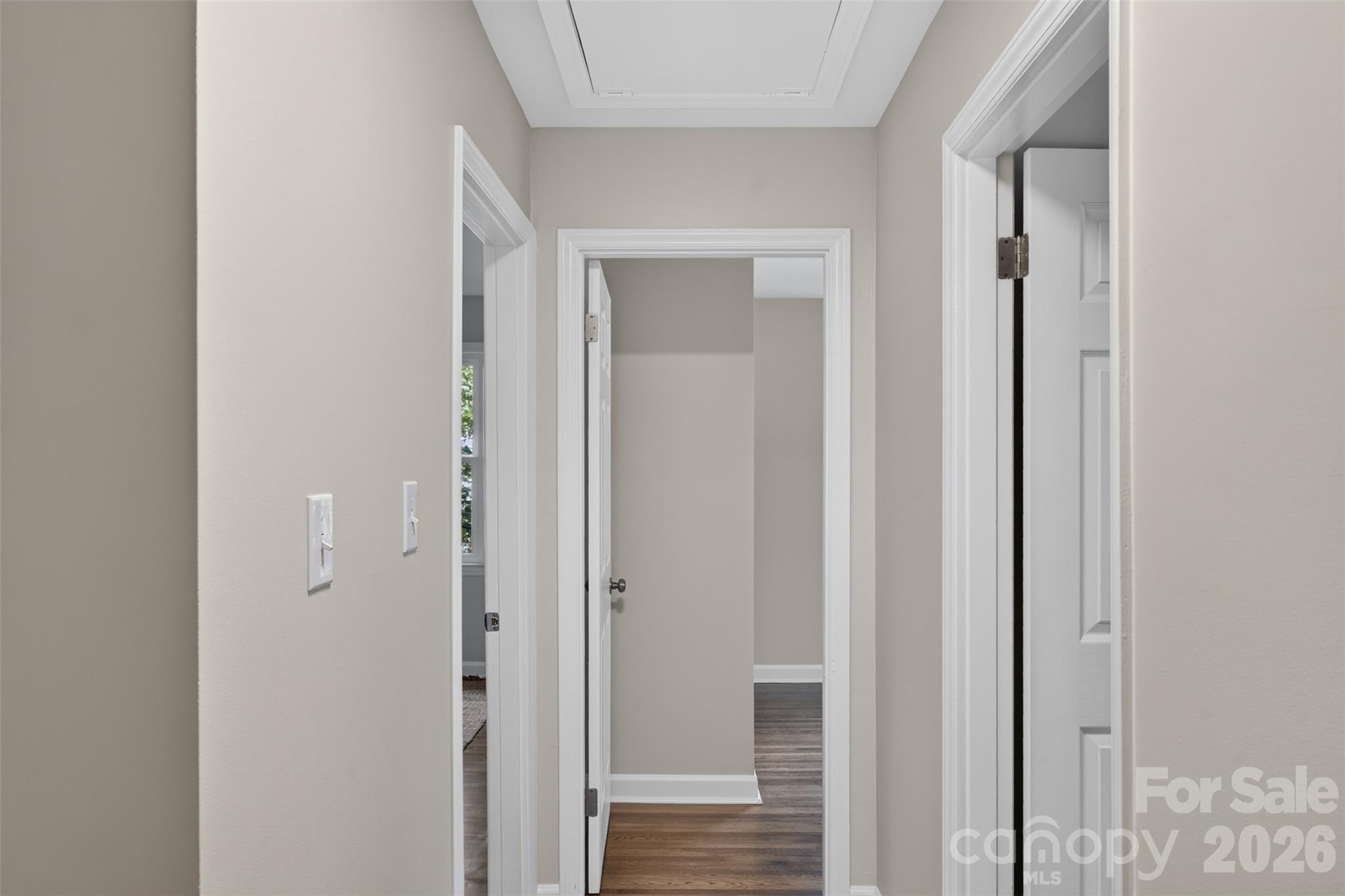 3918 Rhodes Avenue Property Photo 29