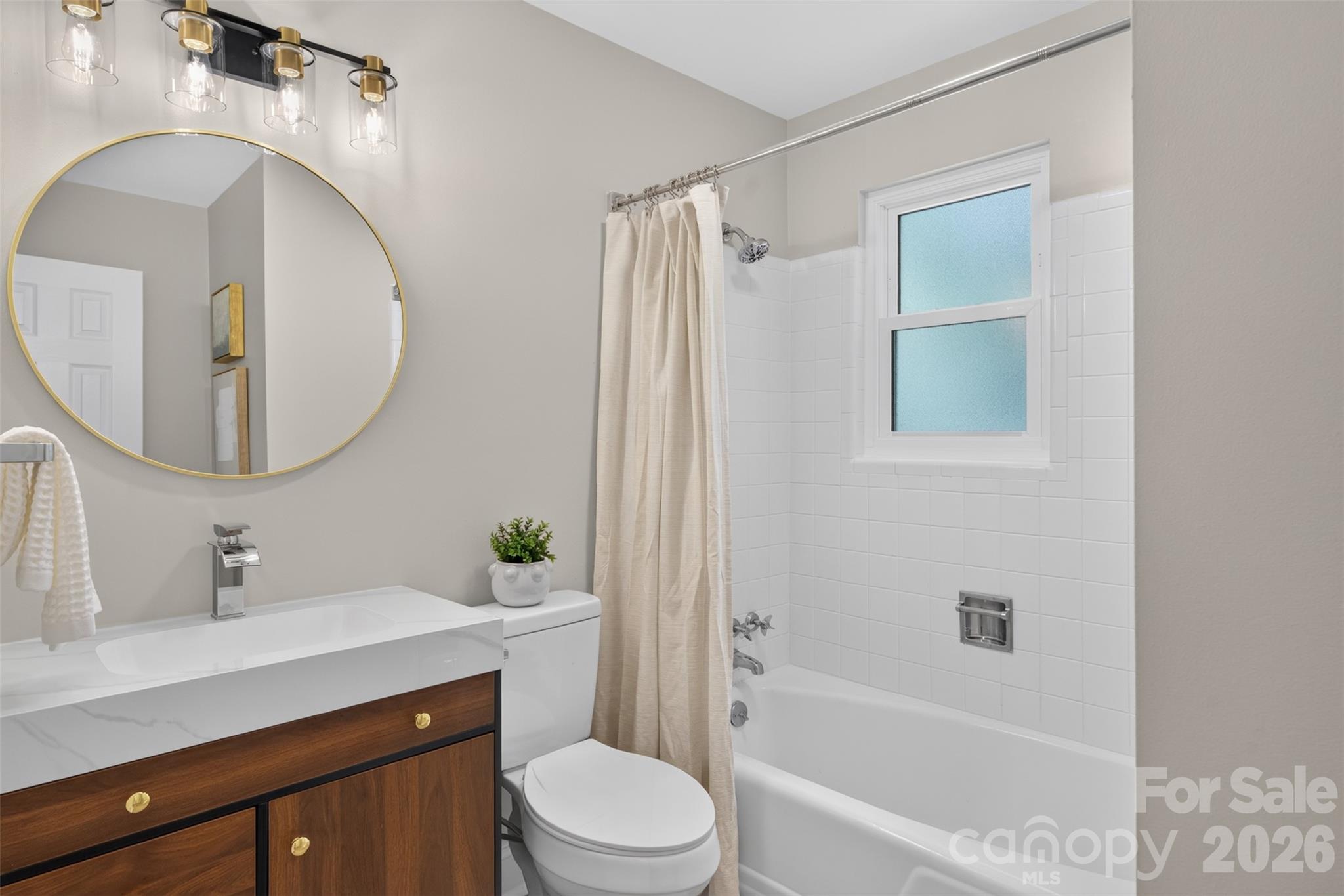 3918 Rhodes Avenue Property Photo 30