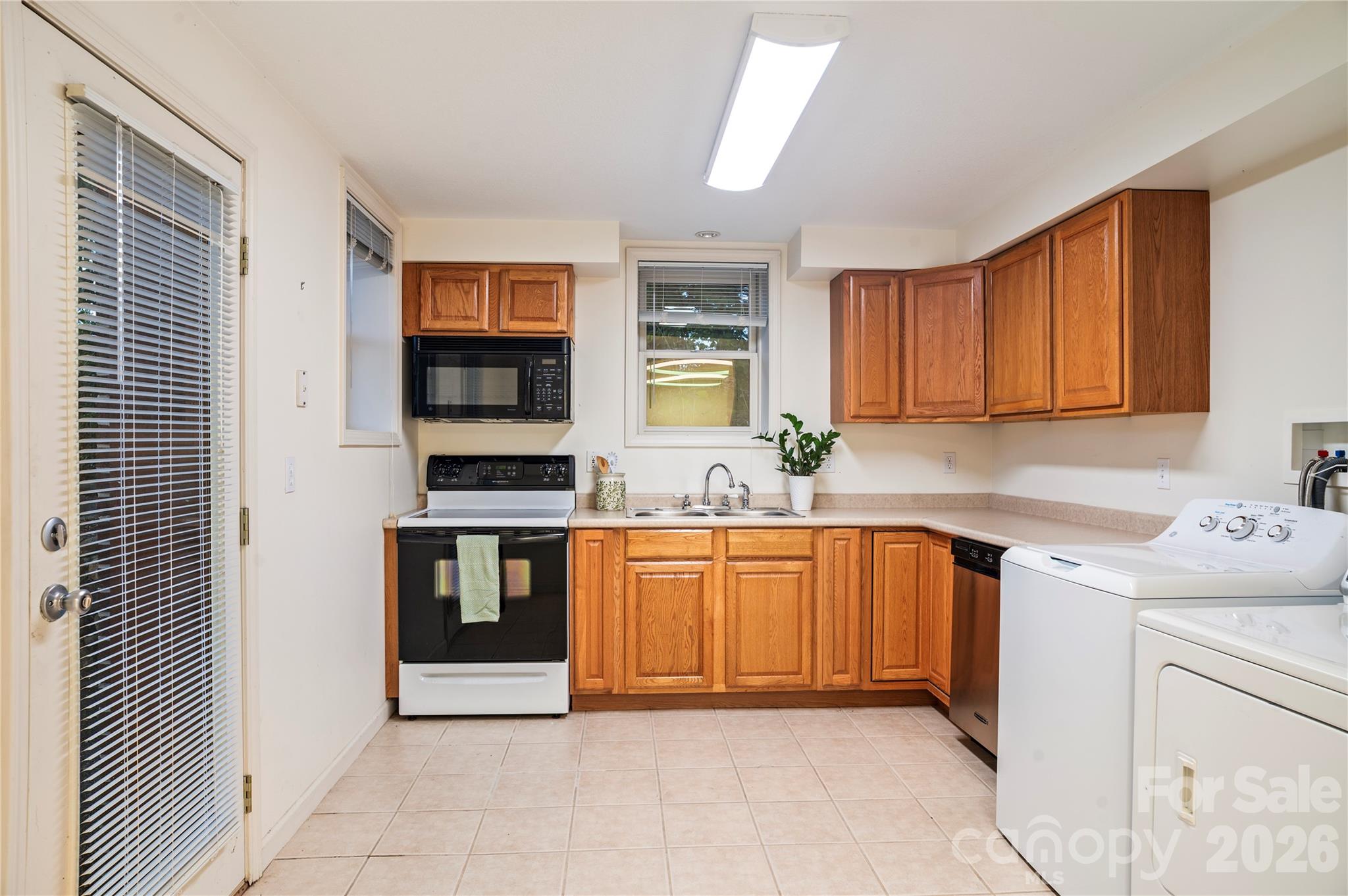 9 Fullam Drive Property Photo 36