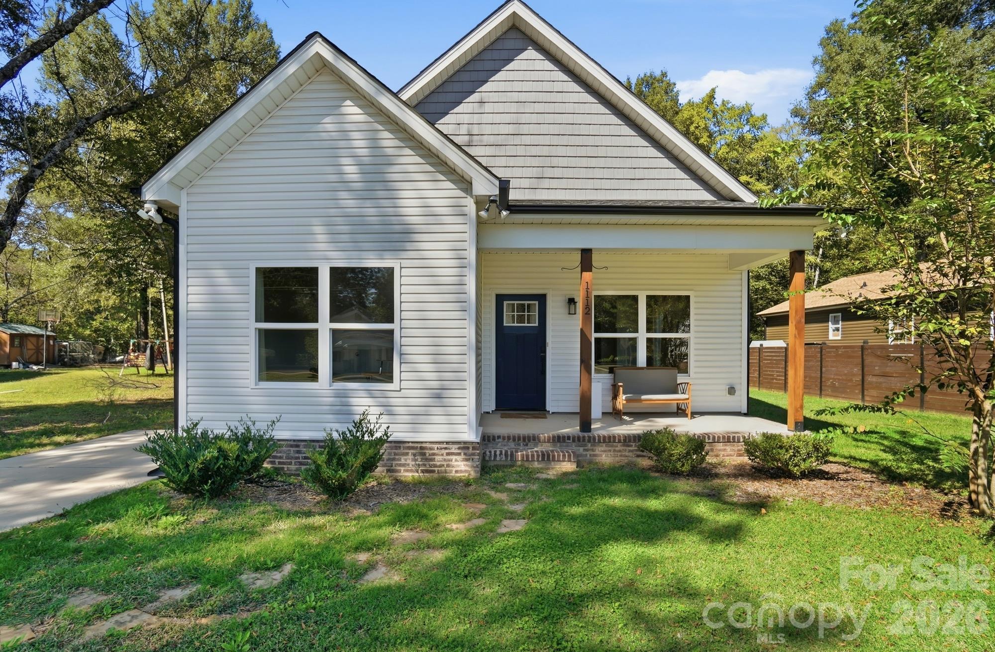 1112 Crawford Road Property Photo 1