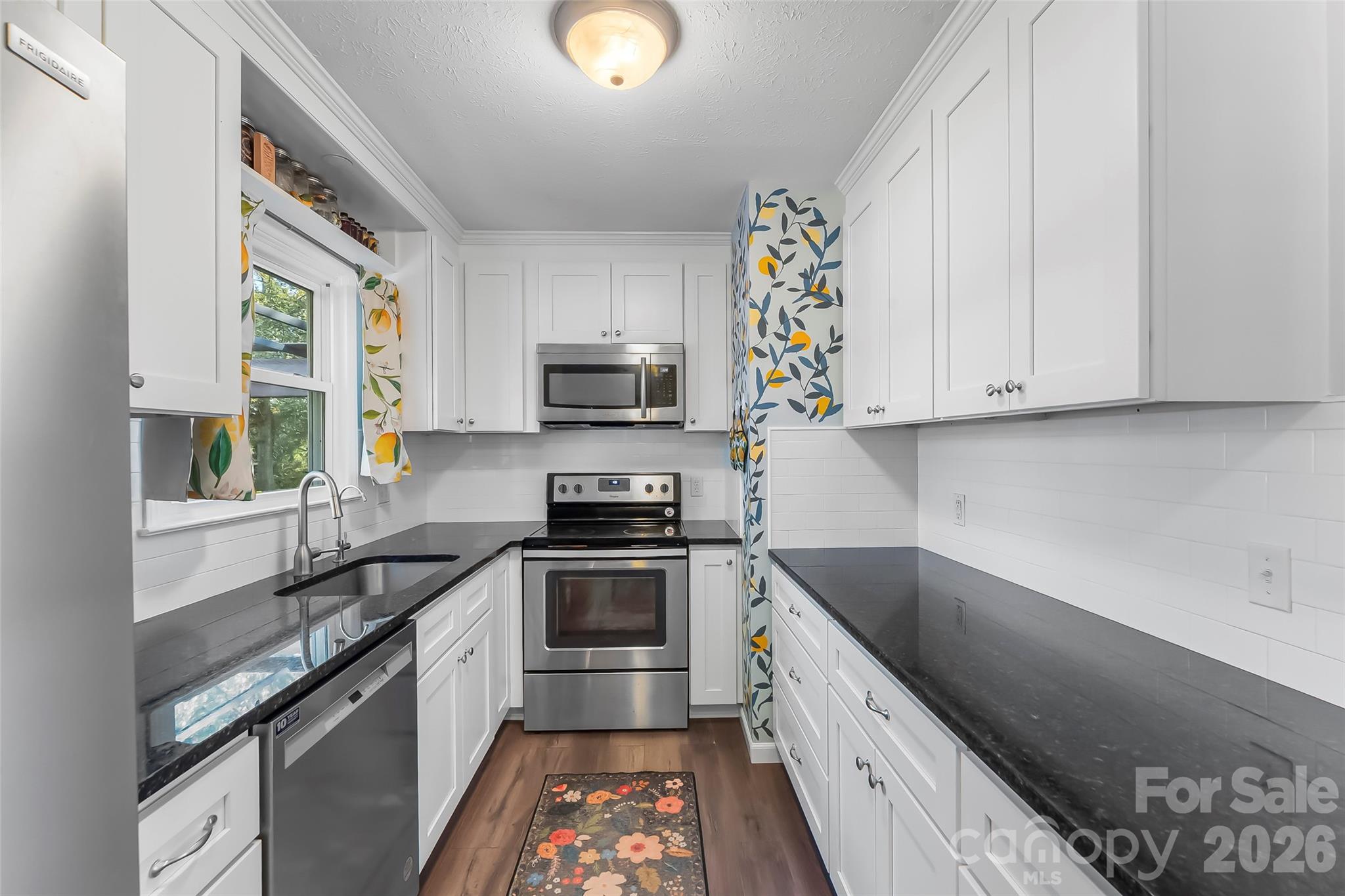 23 E Silverleaf Drive Property Photo 7
