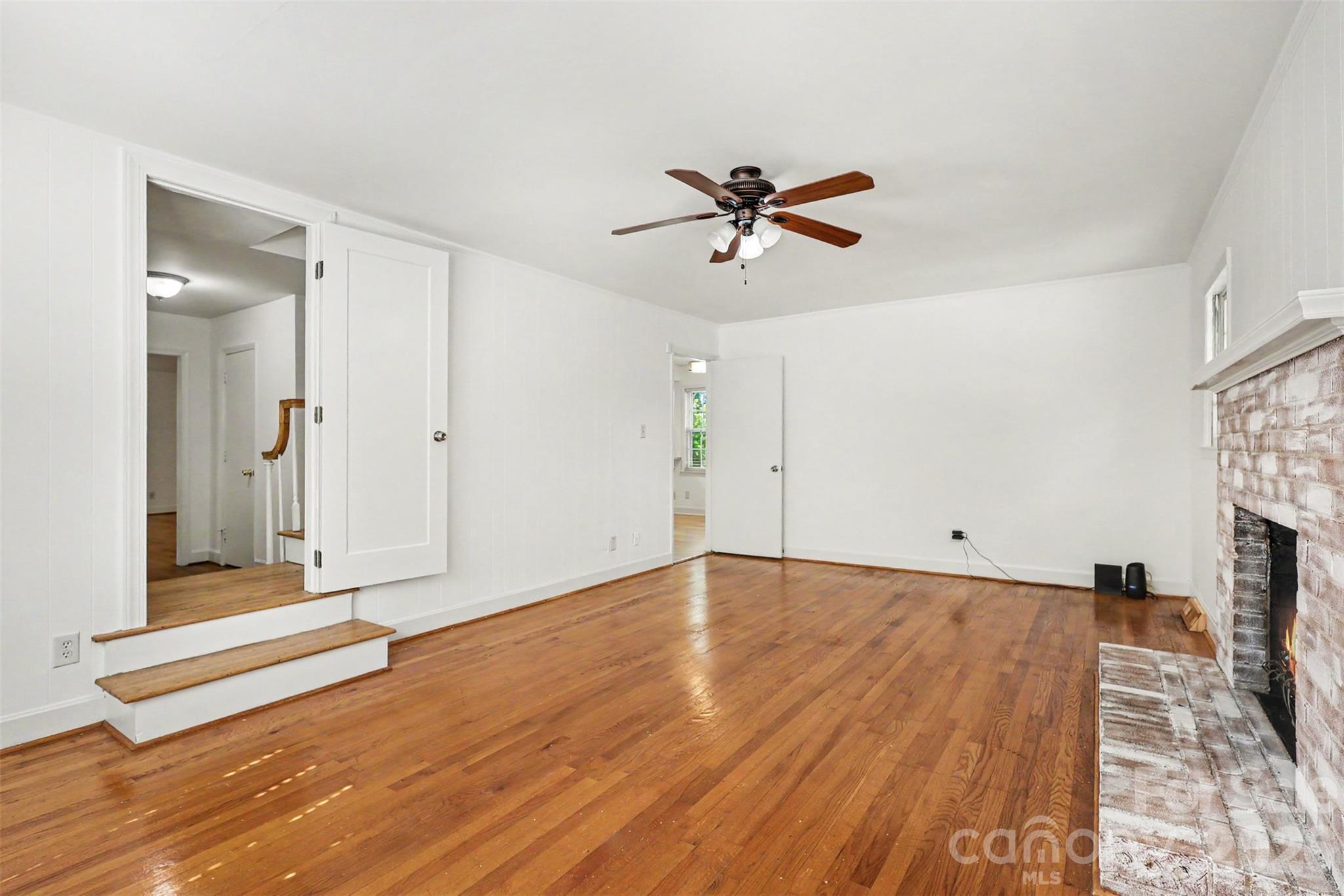 833 Archdale Drive Property Photo 14