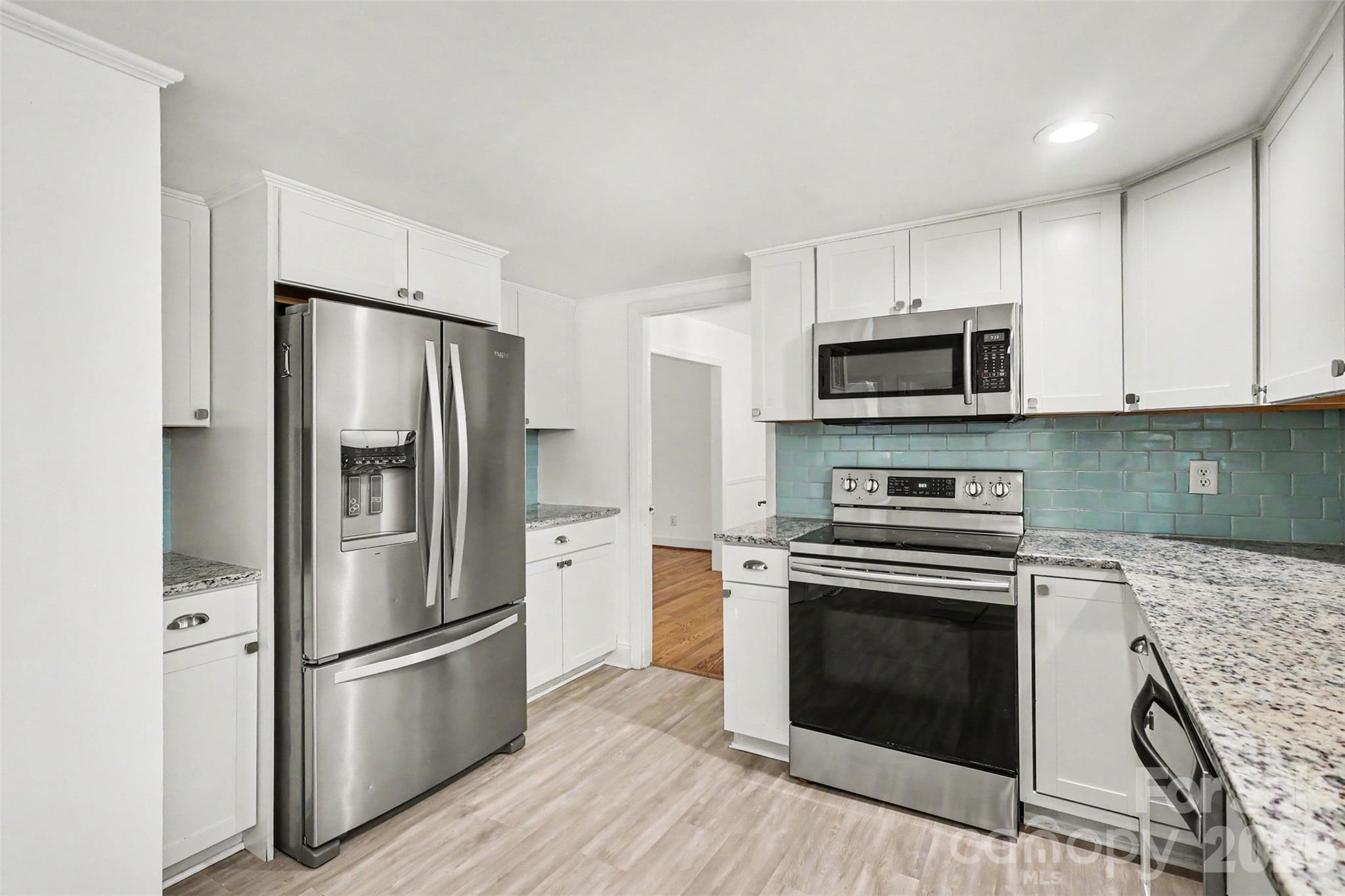 833 Archdale Drive Property Photo 17