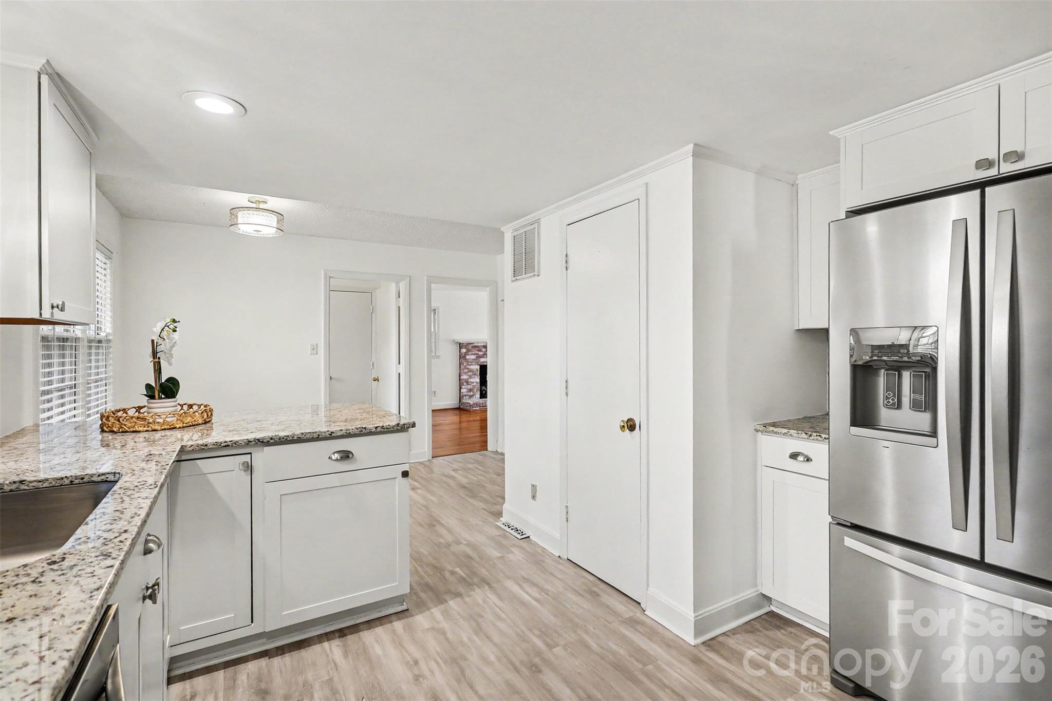 833 Archdale Drive Property Photo 18