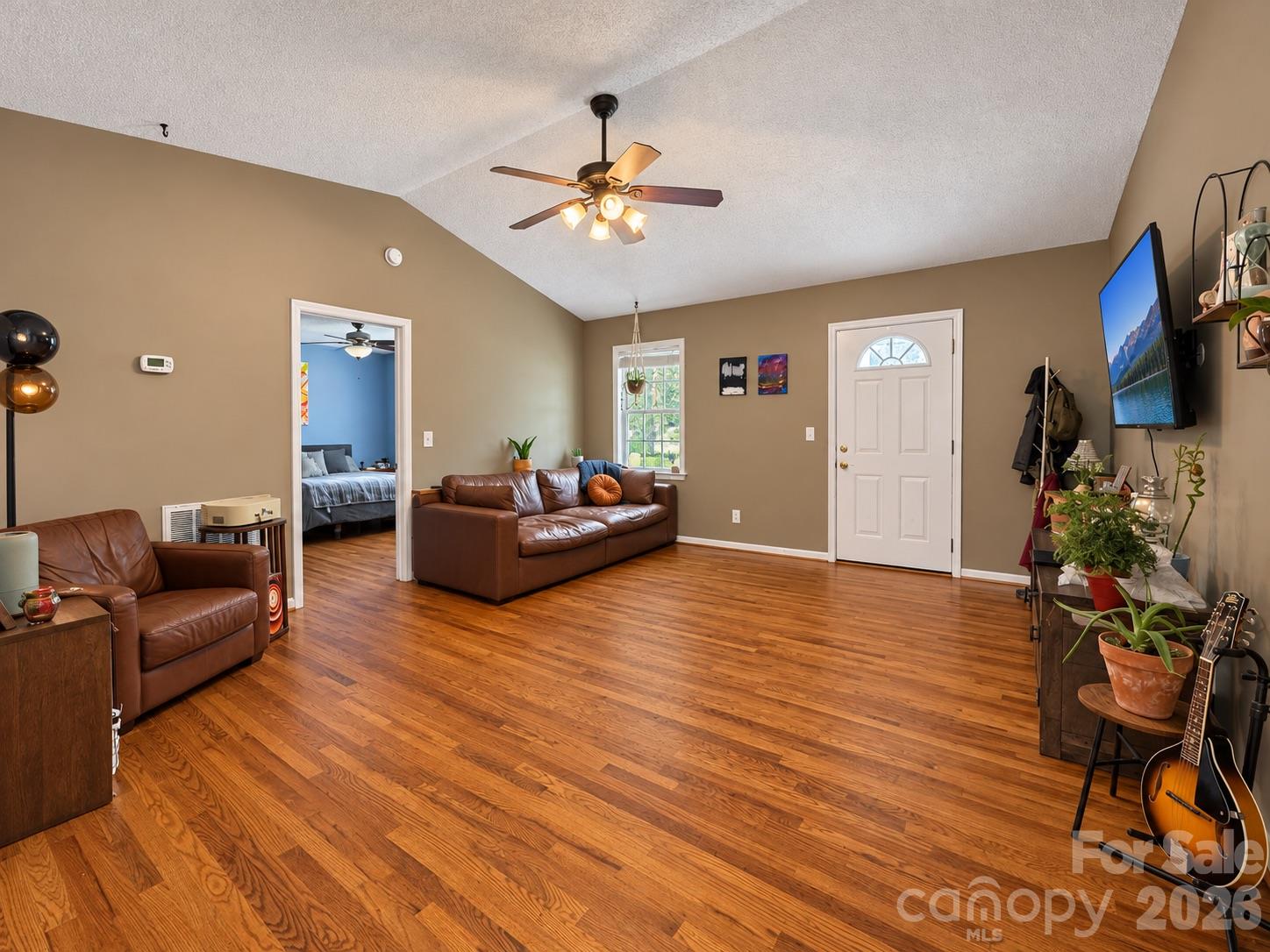 1128 Beagle Run Property Photo 4