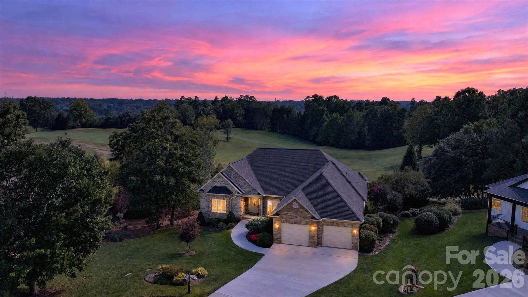 76 Divot Court Property Photo 2