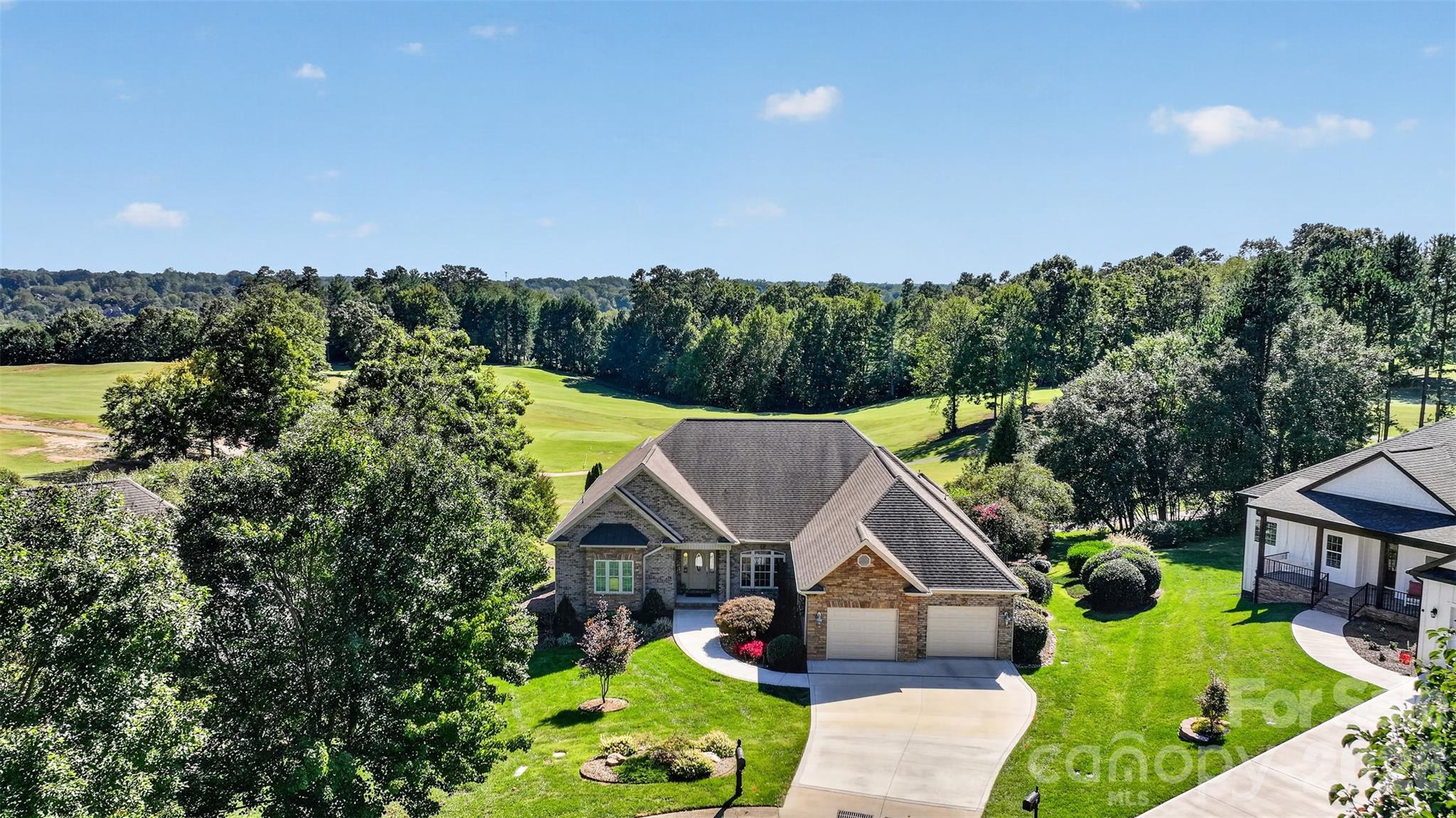 76 Divot Court Property Photo 7