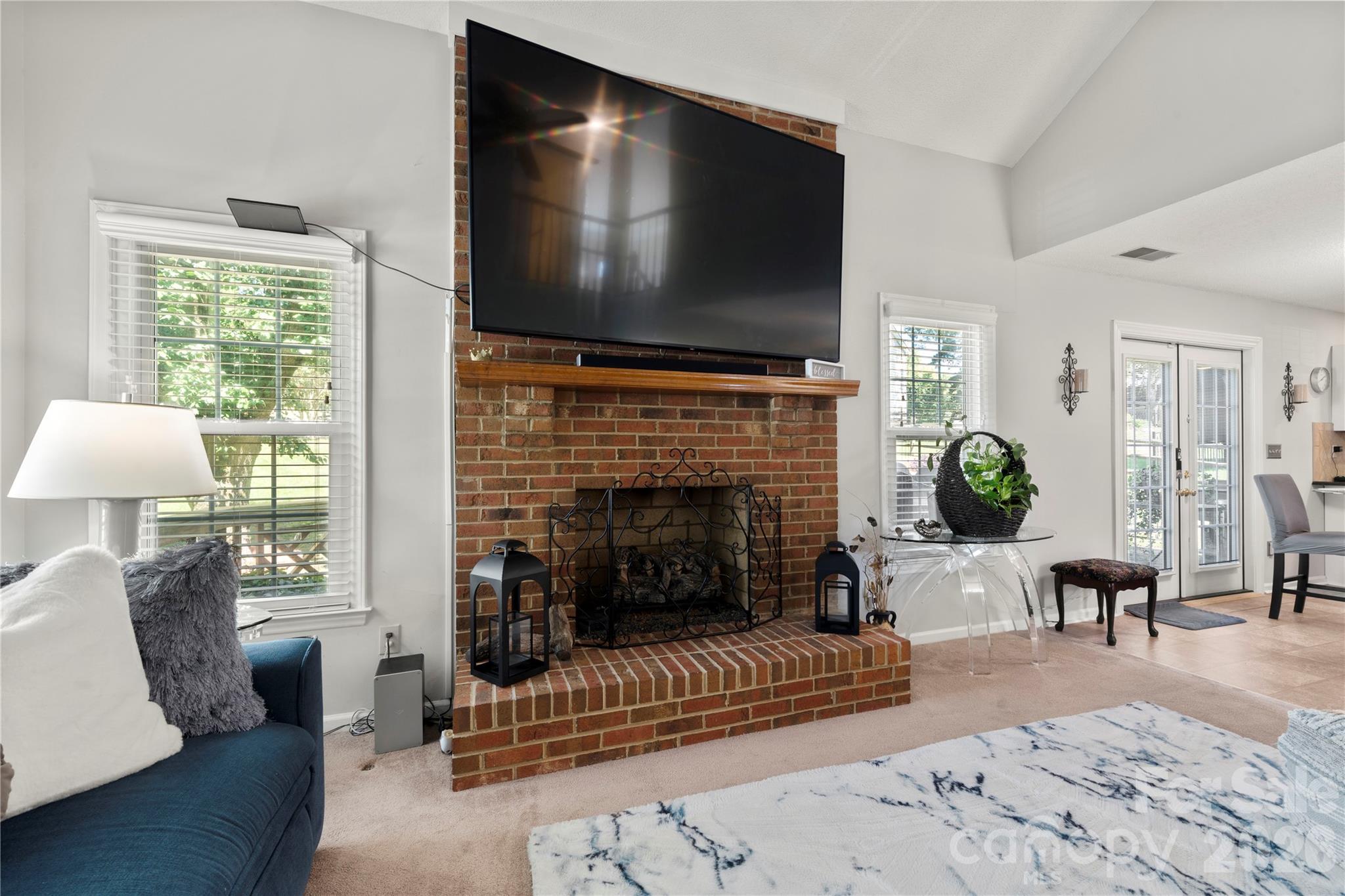 421 Halliwell Street Property Photo 15