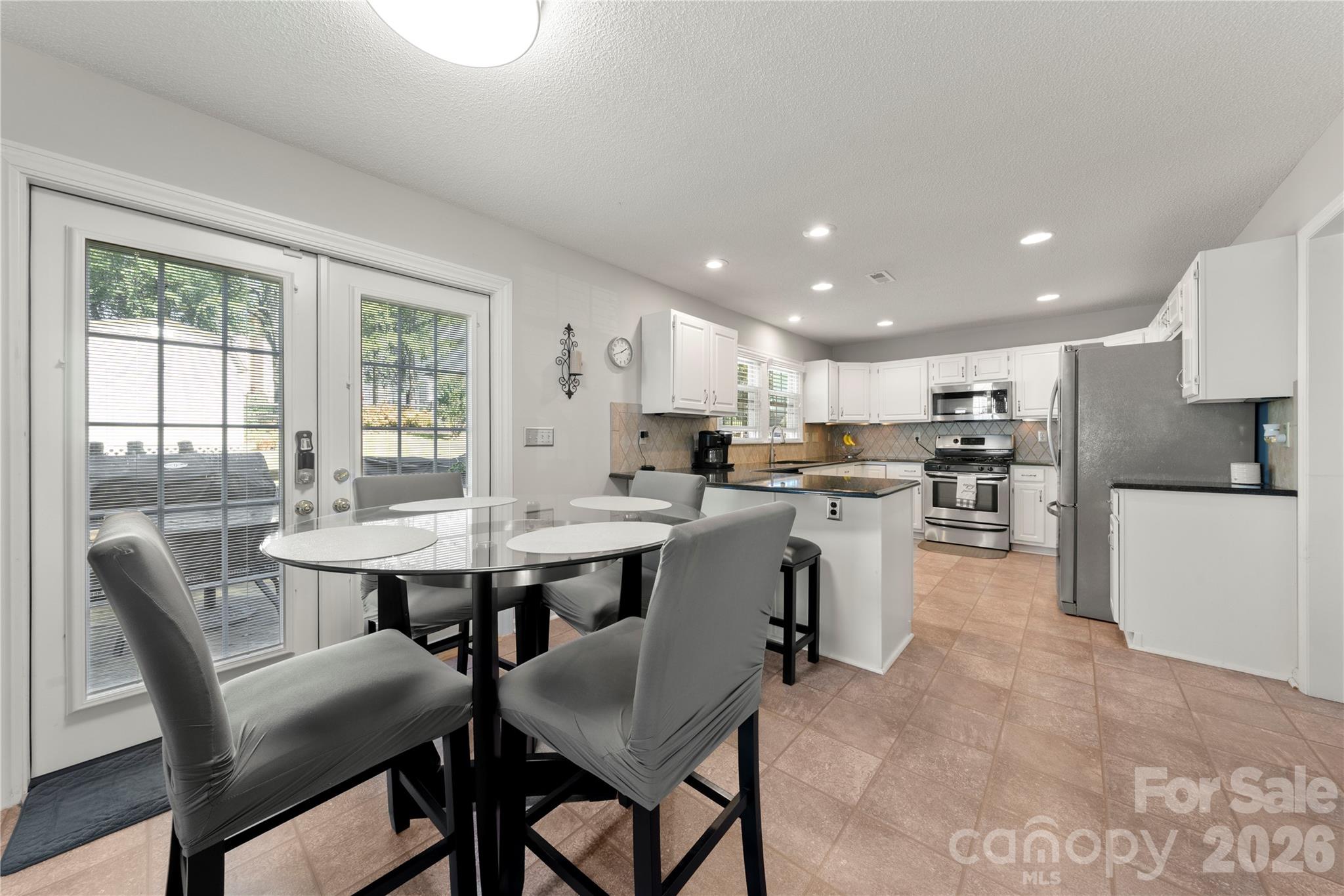 421 Halliwell Street Property Photo 17