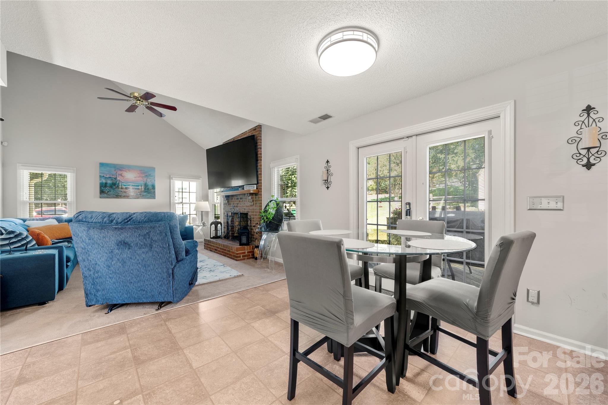 421 Halliwell Street Property Photo 18