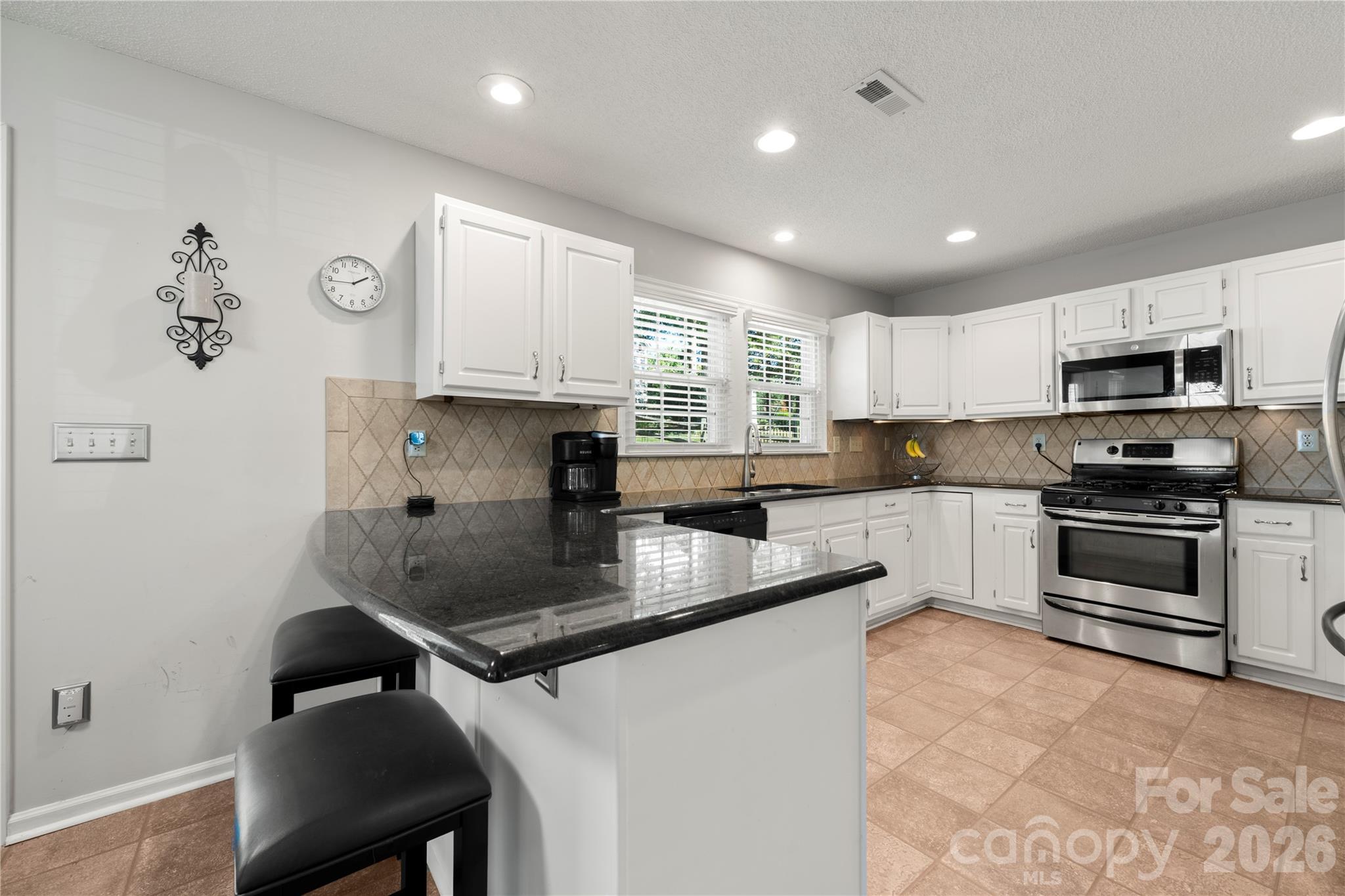 421 Halliwell Street Property Photo 20