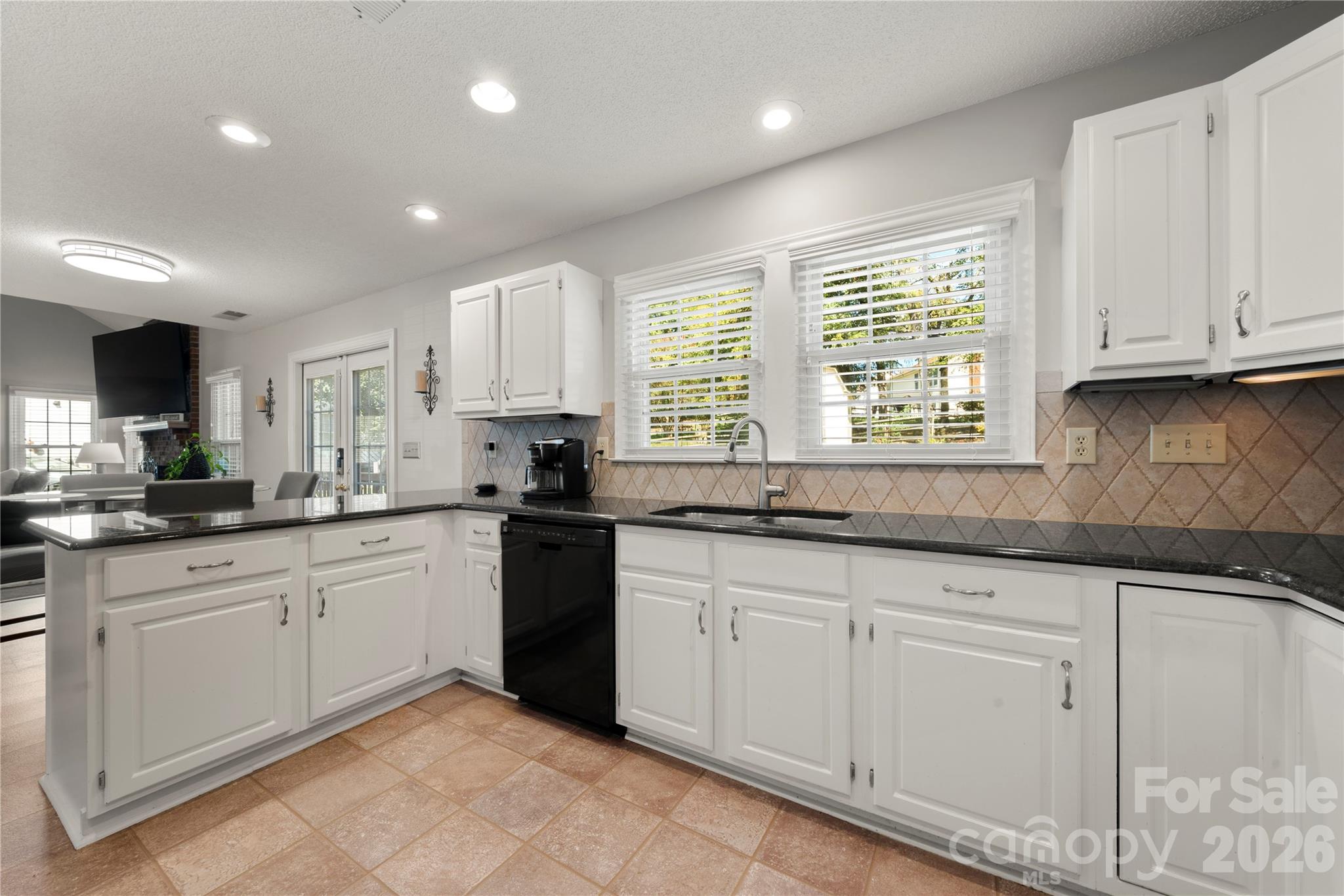 421 Halliwell Street Property Photo 22