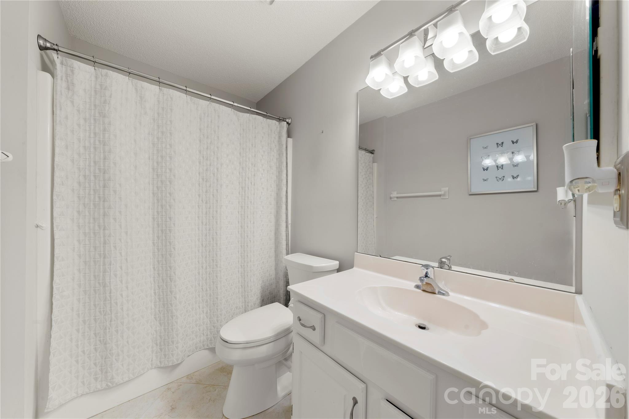 421 Halliwell Street Property Photo 27